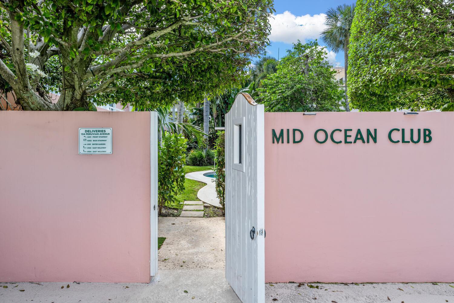 134 Peruvian Avenue 104, Palm Beach, FL 33480, Palm Beach