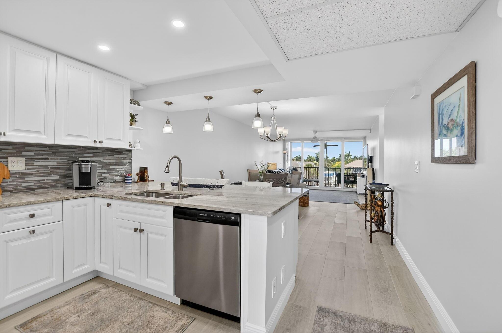6 Royal Palm Way 409, Boca Raton, FL 33432, Boca Raton - Photo 3