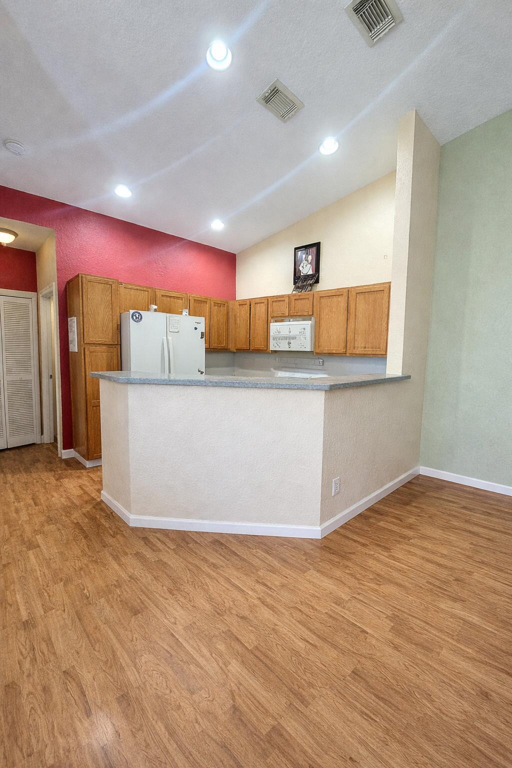 3037 Laurel Ridge Circle, Riviera Beach, FL 33404, Riviera Beach - Photo 5