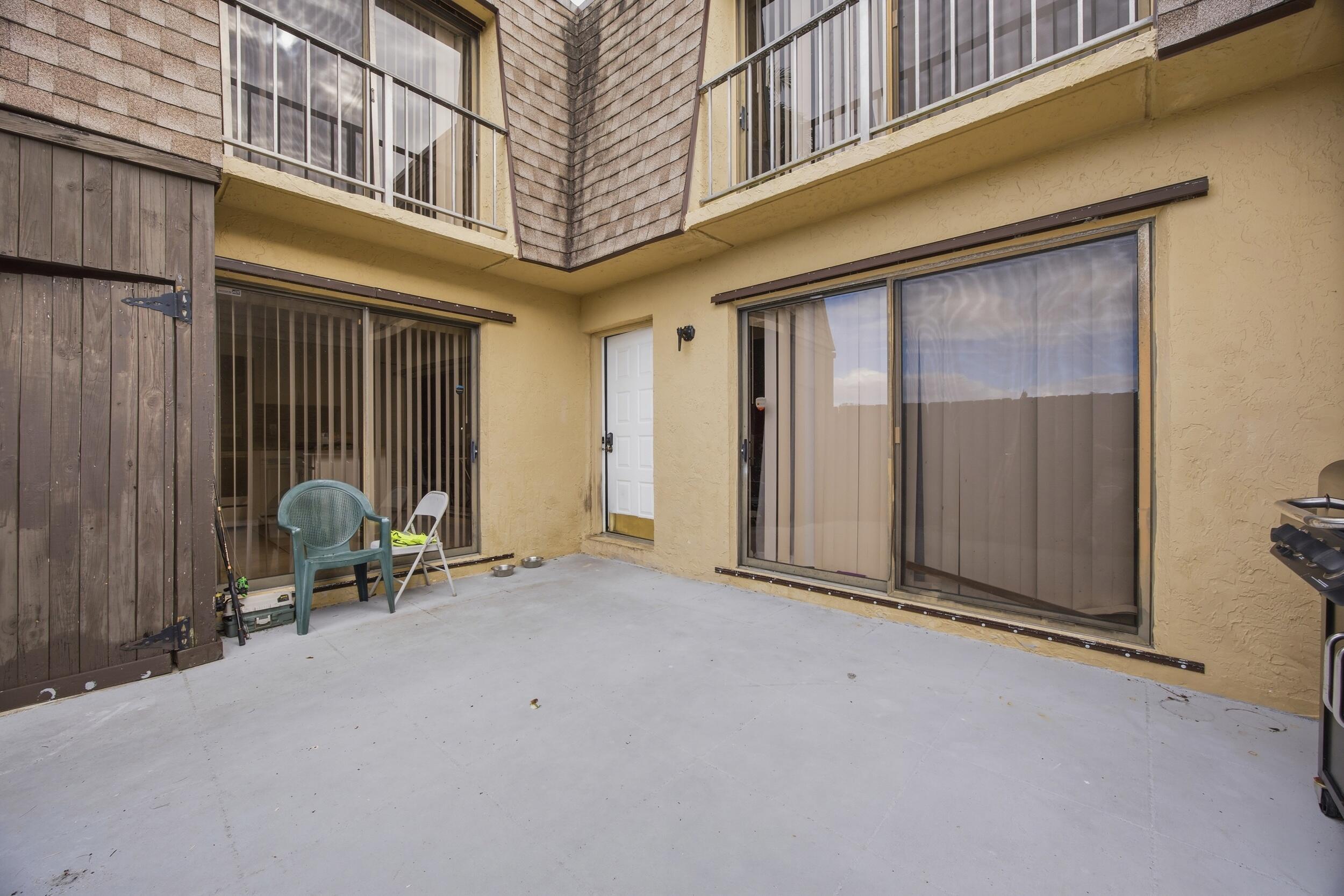 4102 Waterview Circle, Palm Springs, FL 33461, Palm Springs - Photo 3