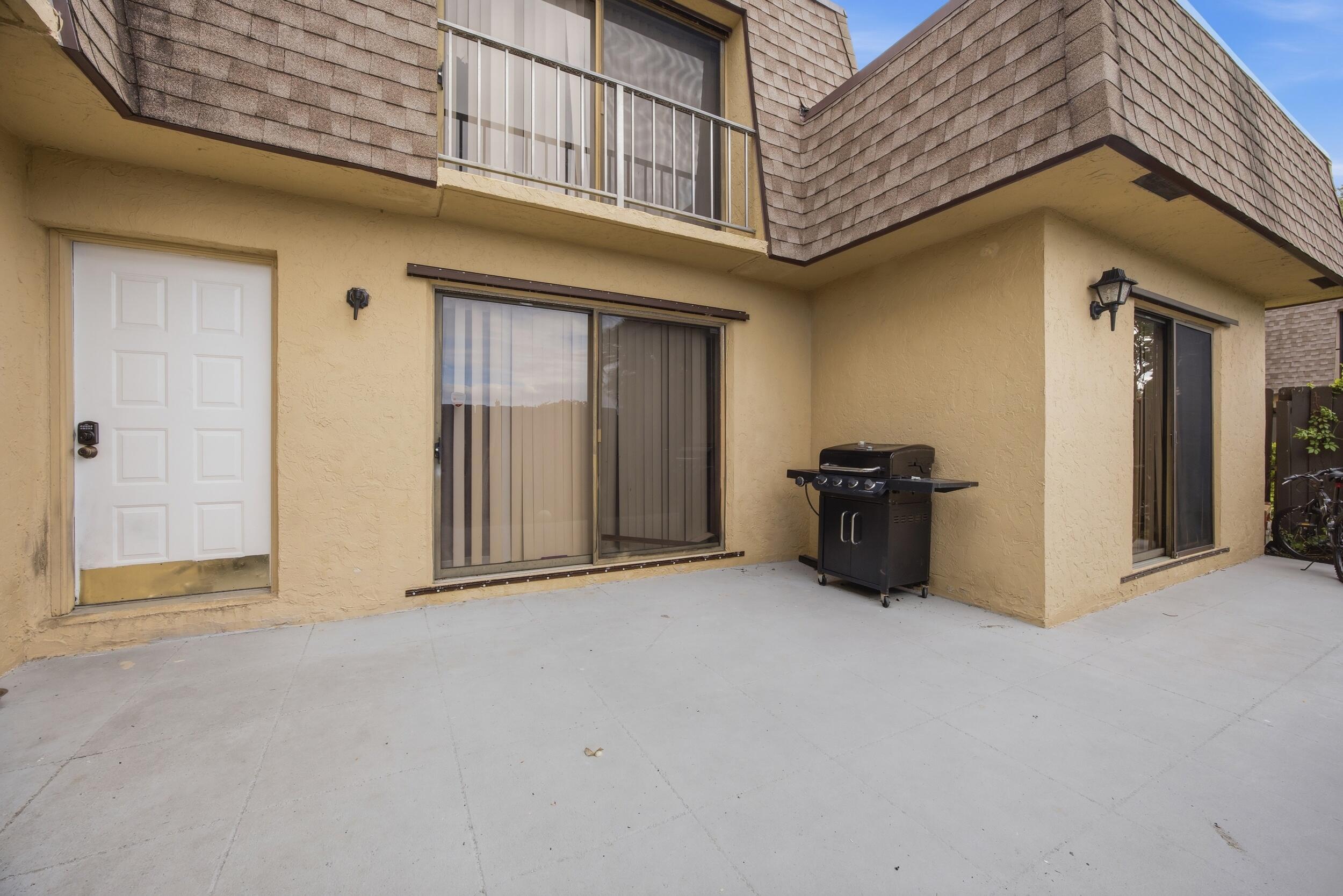 4102 Waterview Circle, Palm Springs, FL 33461, Palm Springs - Photo 4