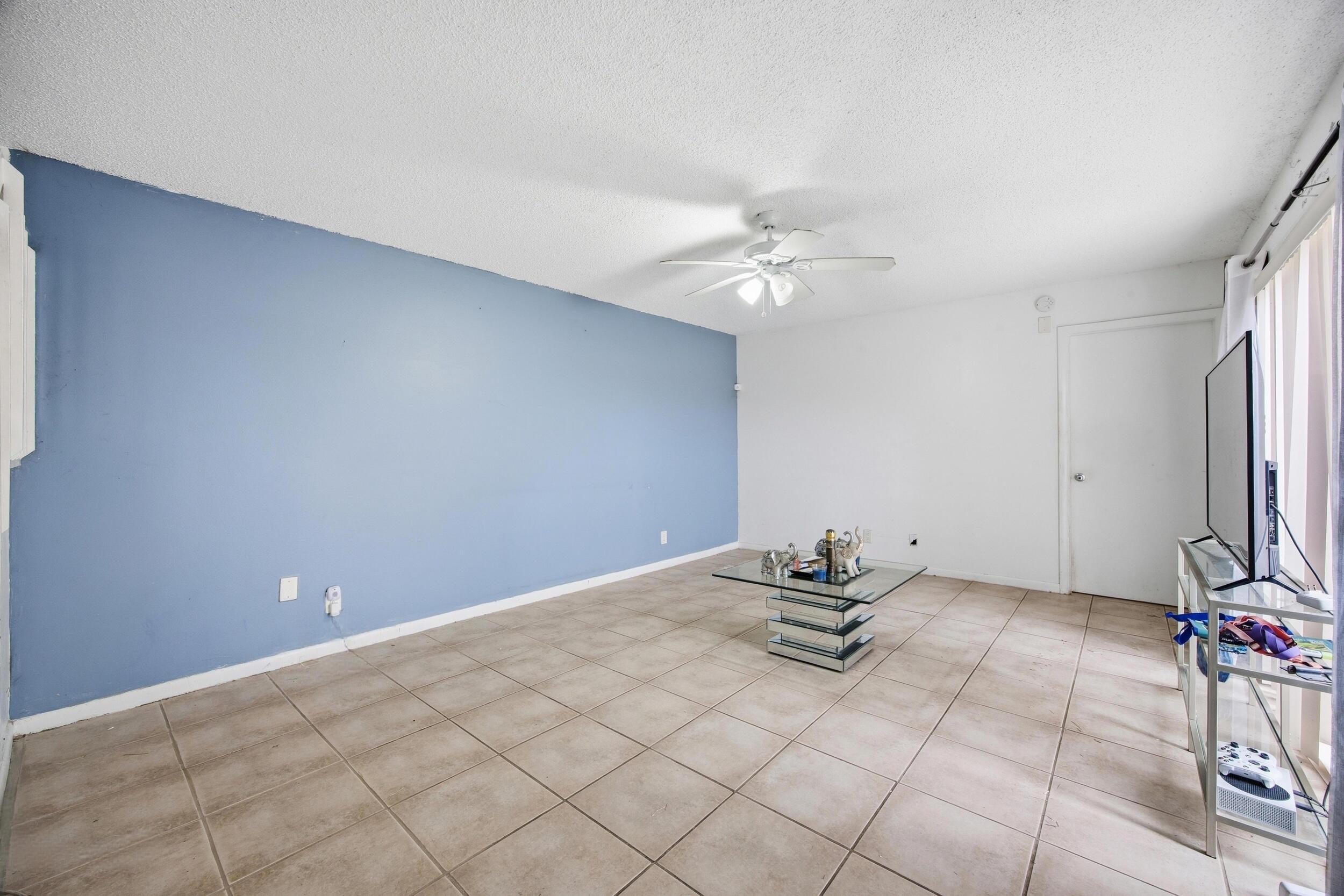 4102 Waterview Circle, Palm Springs, FL 33461, Palm Springs - Photo 5