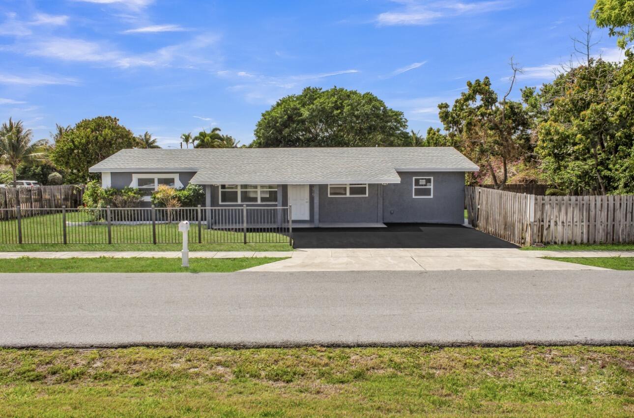 915 SW 3rd Street, Boynton Beach, FL 33435, Boynton Beach - Photo 3