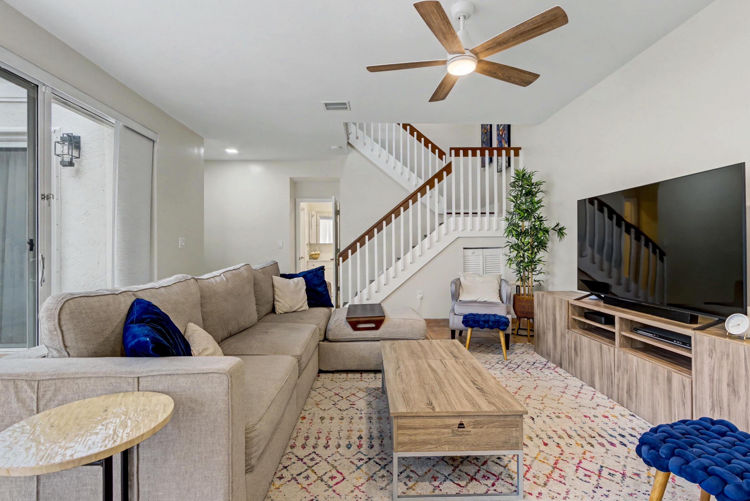 1545 Seagrape Way 1545, Hollywood, FL 33019, Hollywood - Photo 3