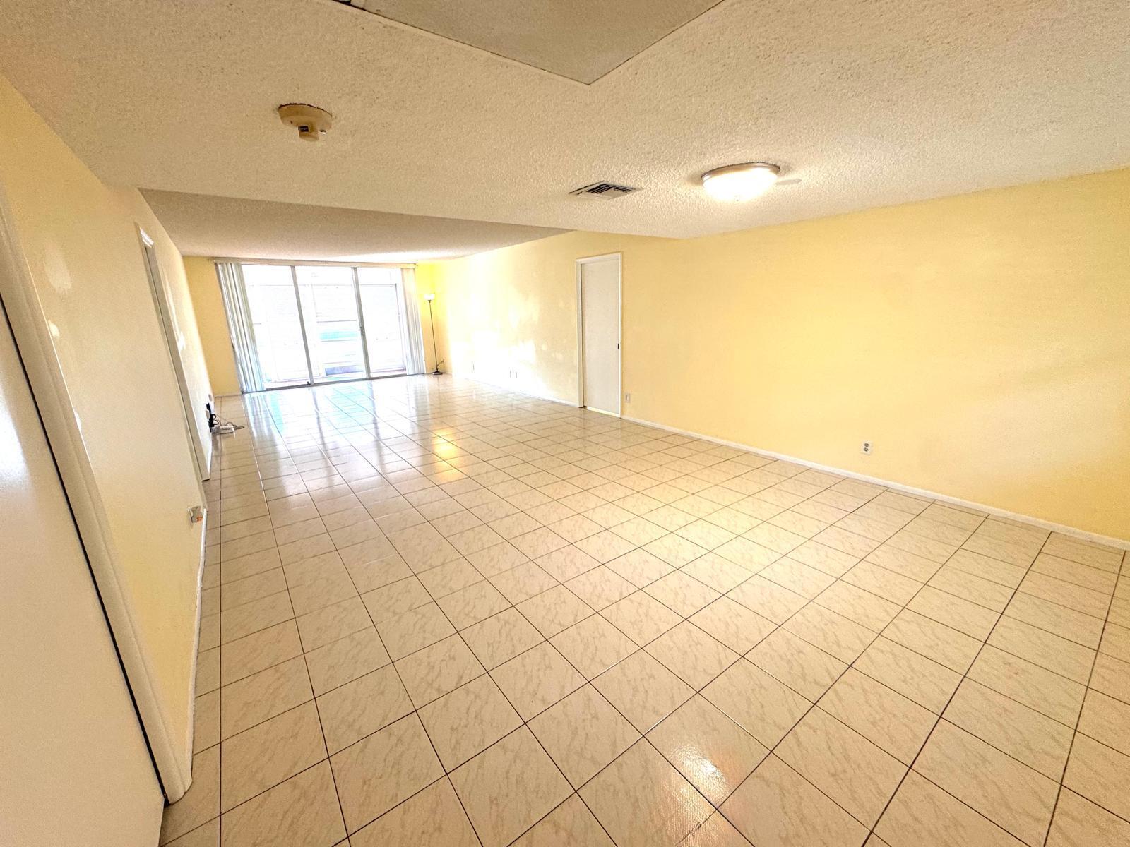 901 Cypress Terrace 103, Pompano Beach, FL 33069, Pompano Beach - Photo 2