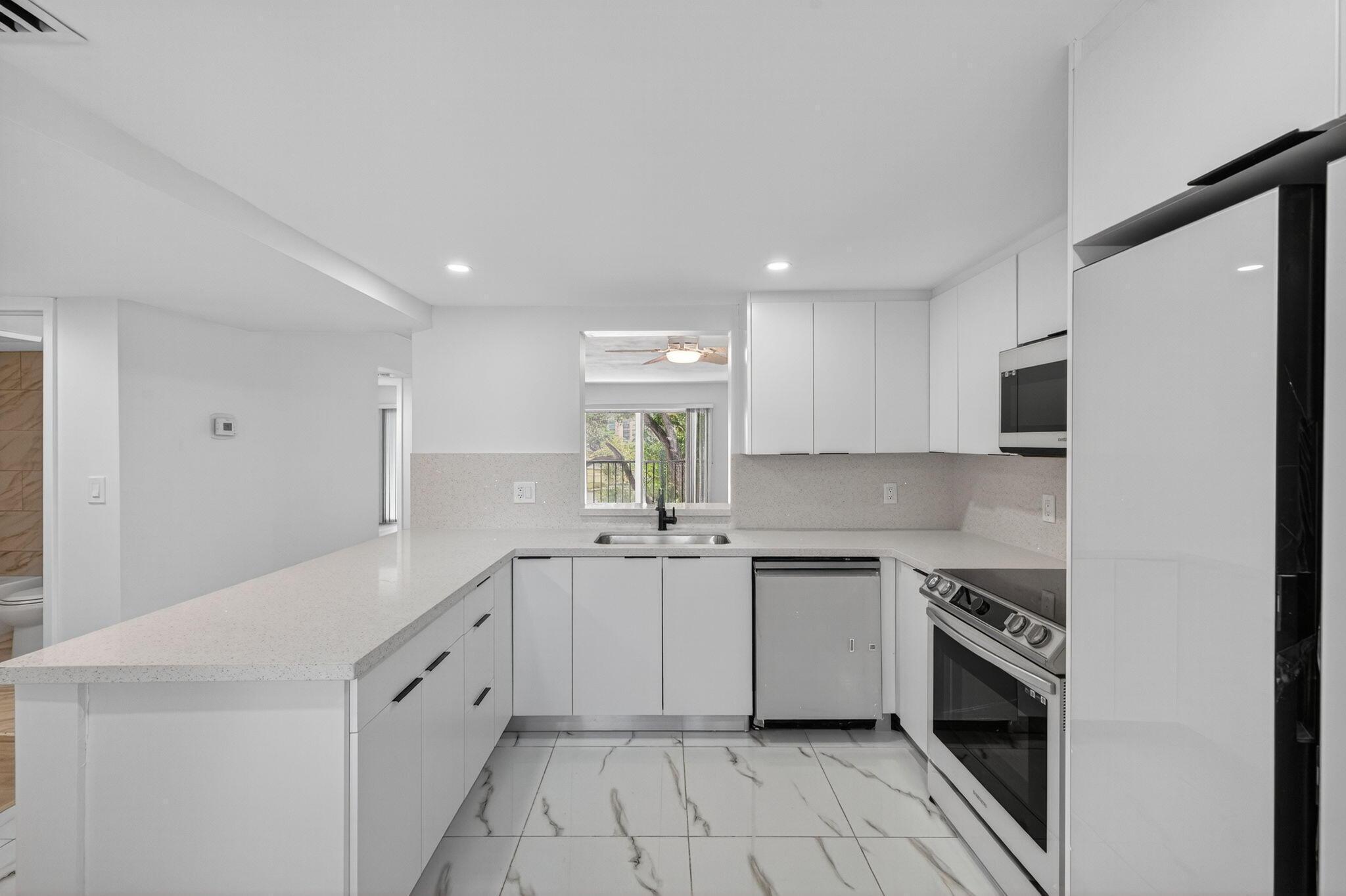 14375 Strathmore Lane 303, Delray Beach, FL 33446, Delray Beach - Photo 4
