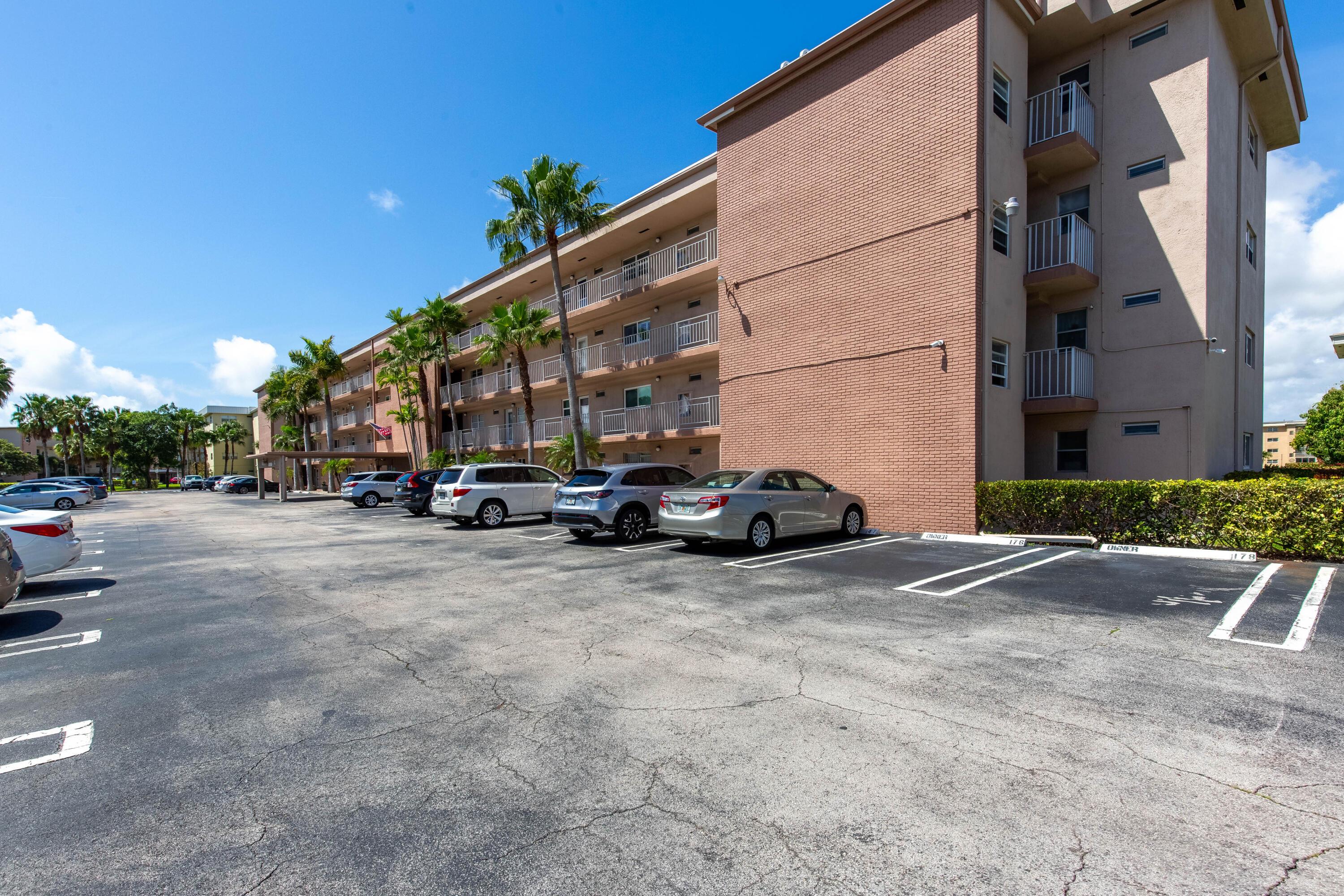 2615 NE 1st Court 411, Boynton Beach, FL 33435, Boynton Beach - Photo 2