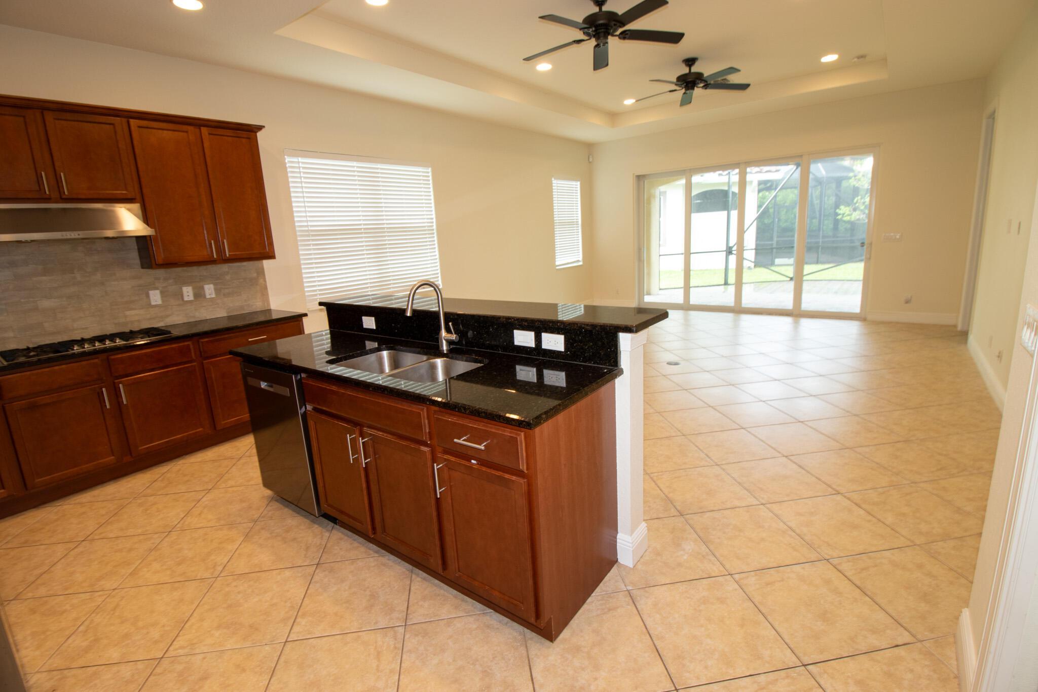 8253 NW 118th Way NW, Parkland, FL 33076, Parkland - Photo 5