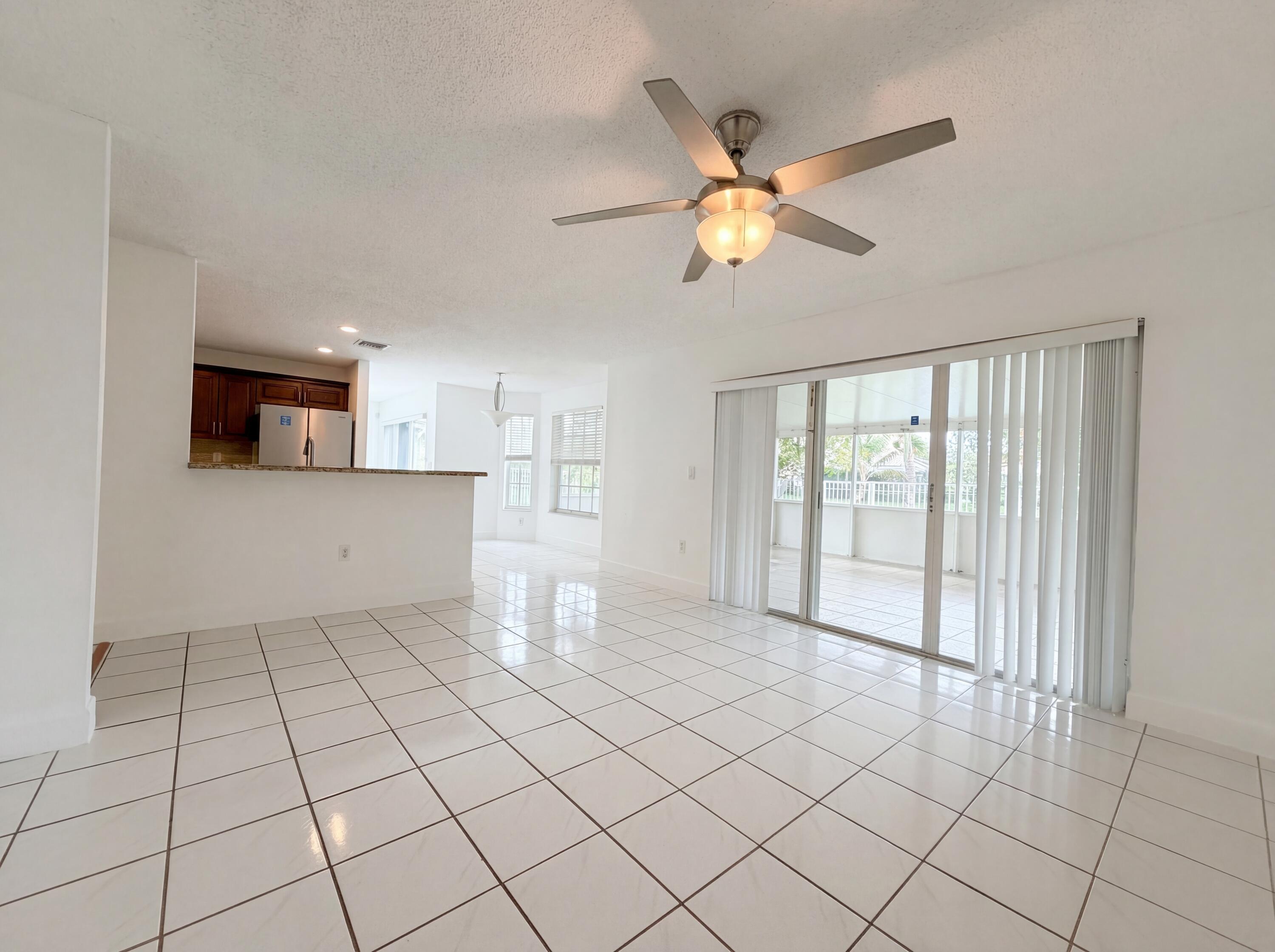 73 Gables Boulevard, Weston, FL 33326, Weston - Photo 3