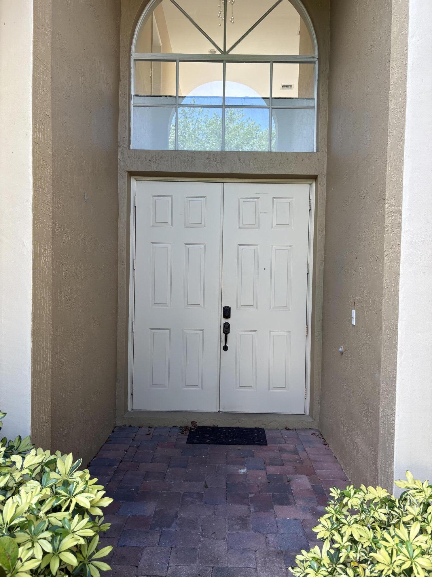 5719 Place Lake Drive, Fort Pierce, FL 34951, Fort Pierce - Photo 2