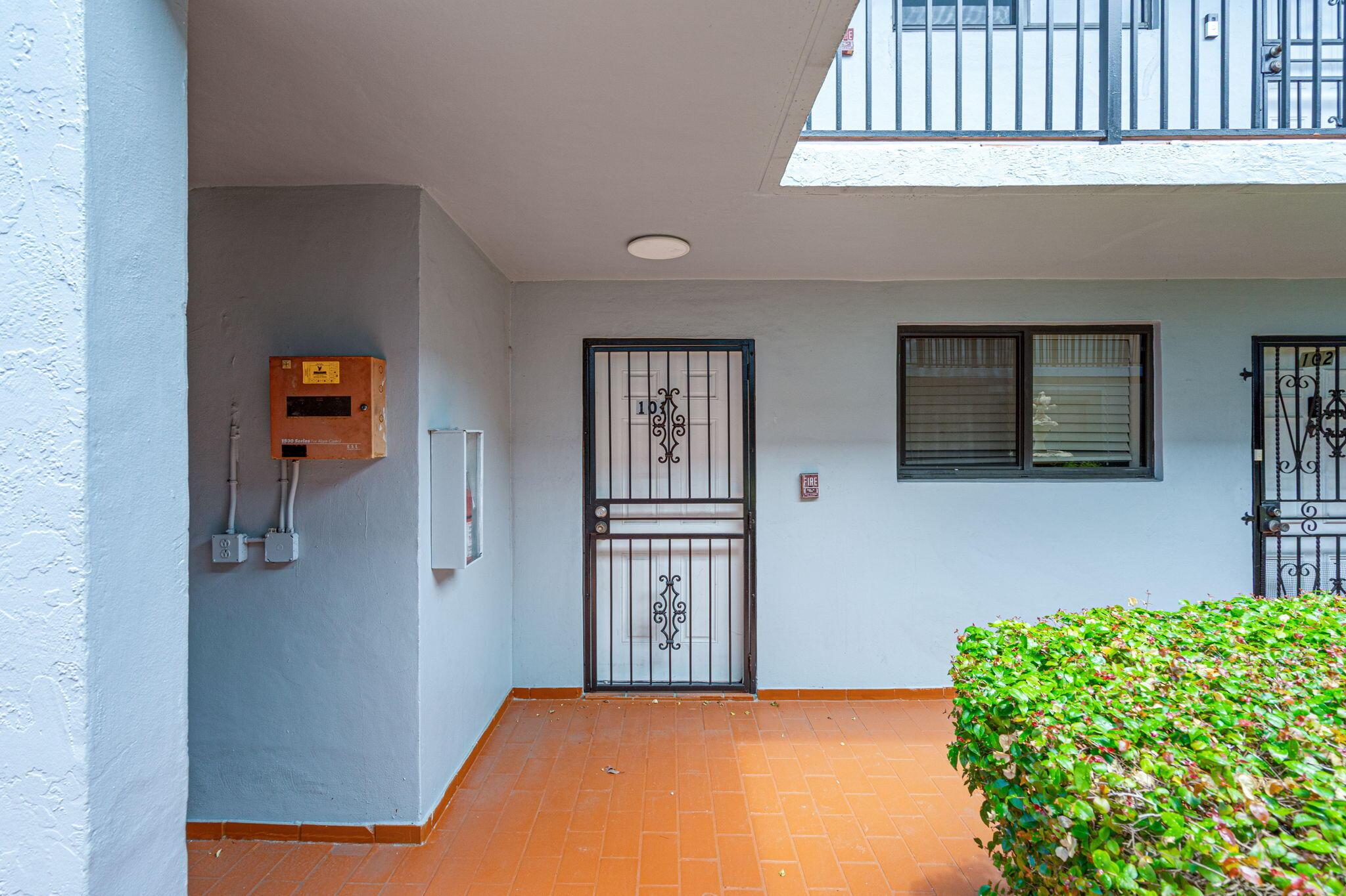 1340 W 41st Street 101, Hialeah, FL 33012, Hialeah
