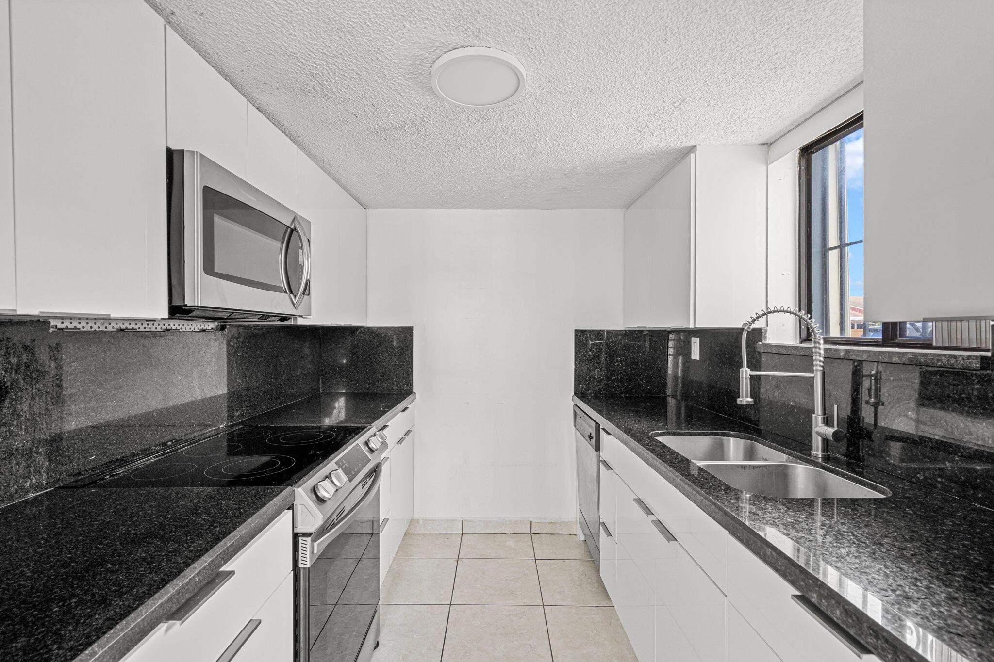 1340 W 41st Street 101, Hialeah, FL 33012, Hialeah - Photo 5