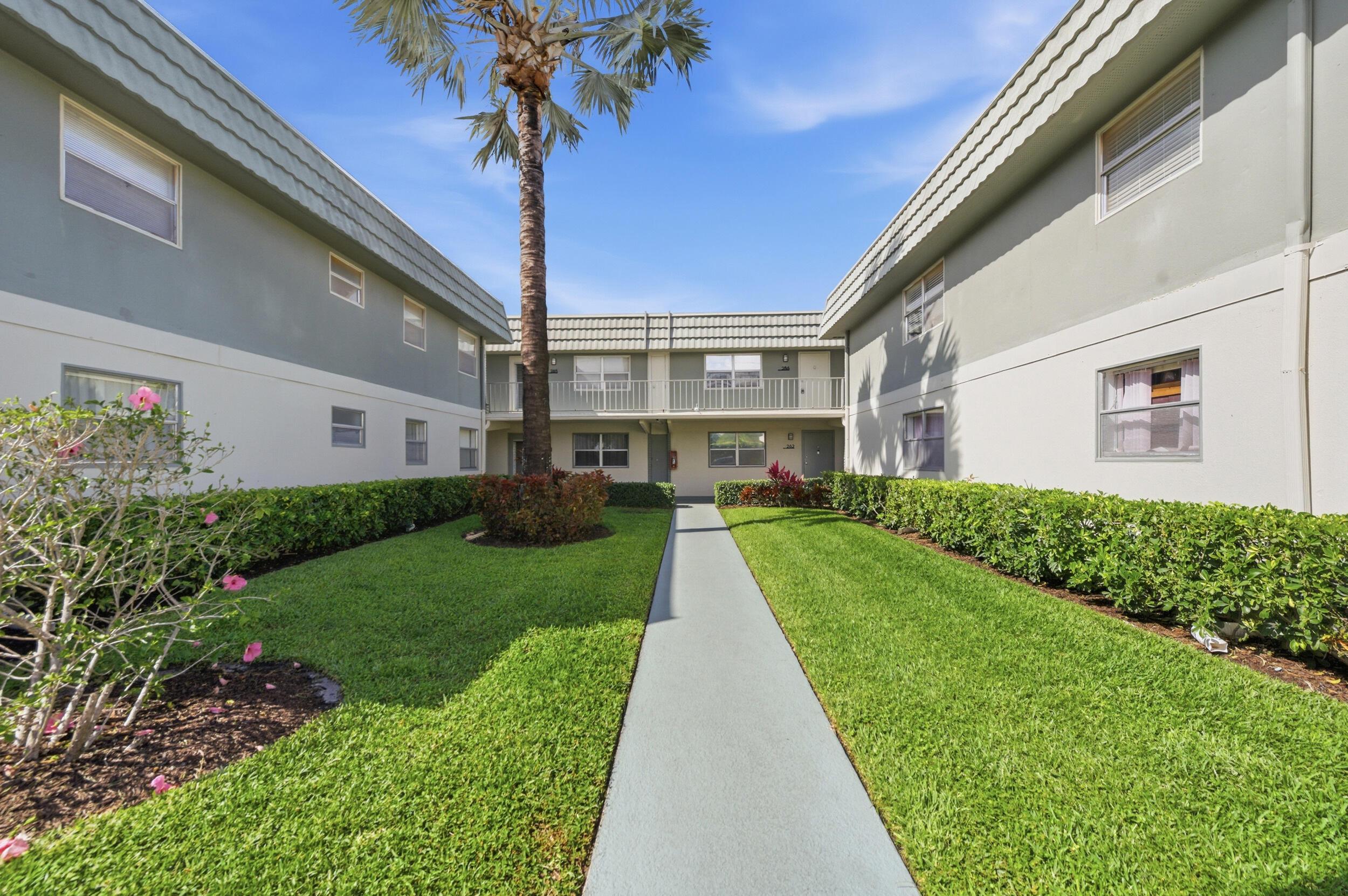 284 Flanders F, Delray Beach, FL 33484, Delray Beach - Photo 4