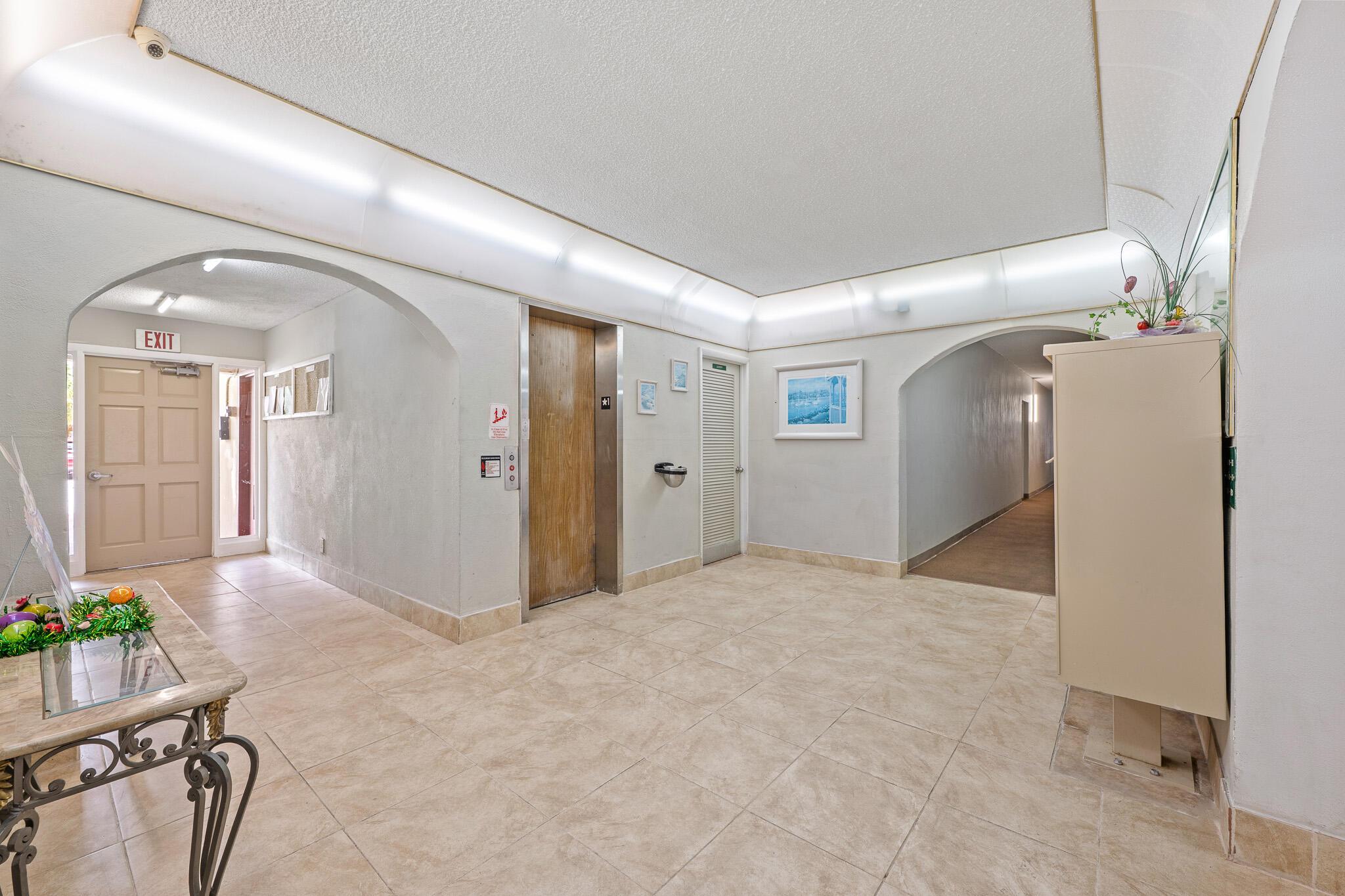 4047 NW 16th Street 206, Lauderhill, FL 33313, Lauderhill - Photo 4