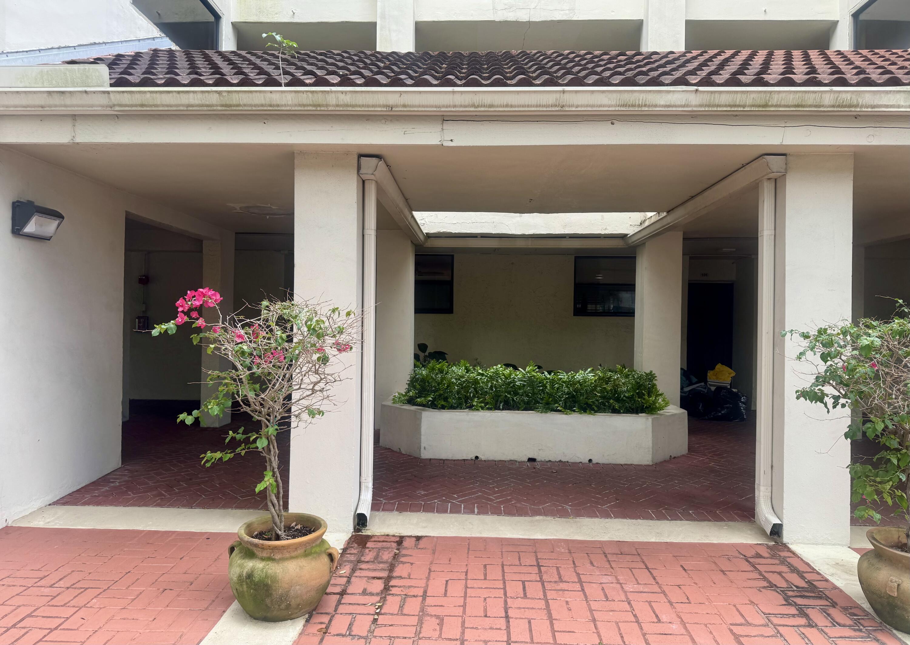 110 Lake Emerald Drive 404, Oakland Park, FL 33309, Oakland Park - Photo 4