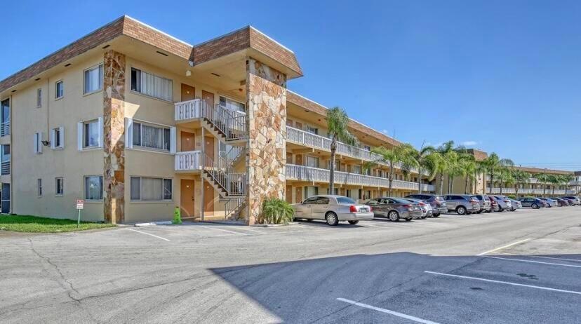 600 Village Green Court 304, Palm Springs, FL 33461, Palm Springs