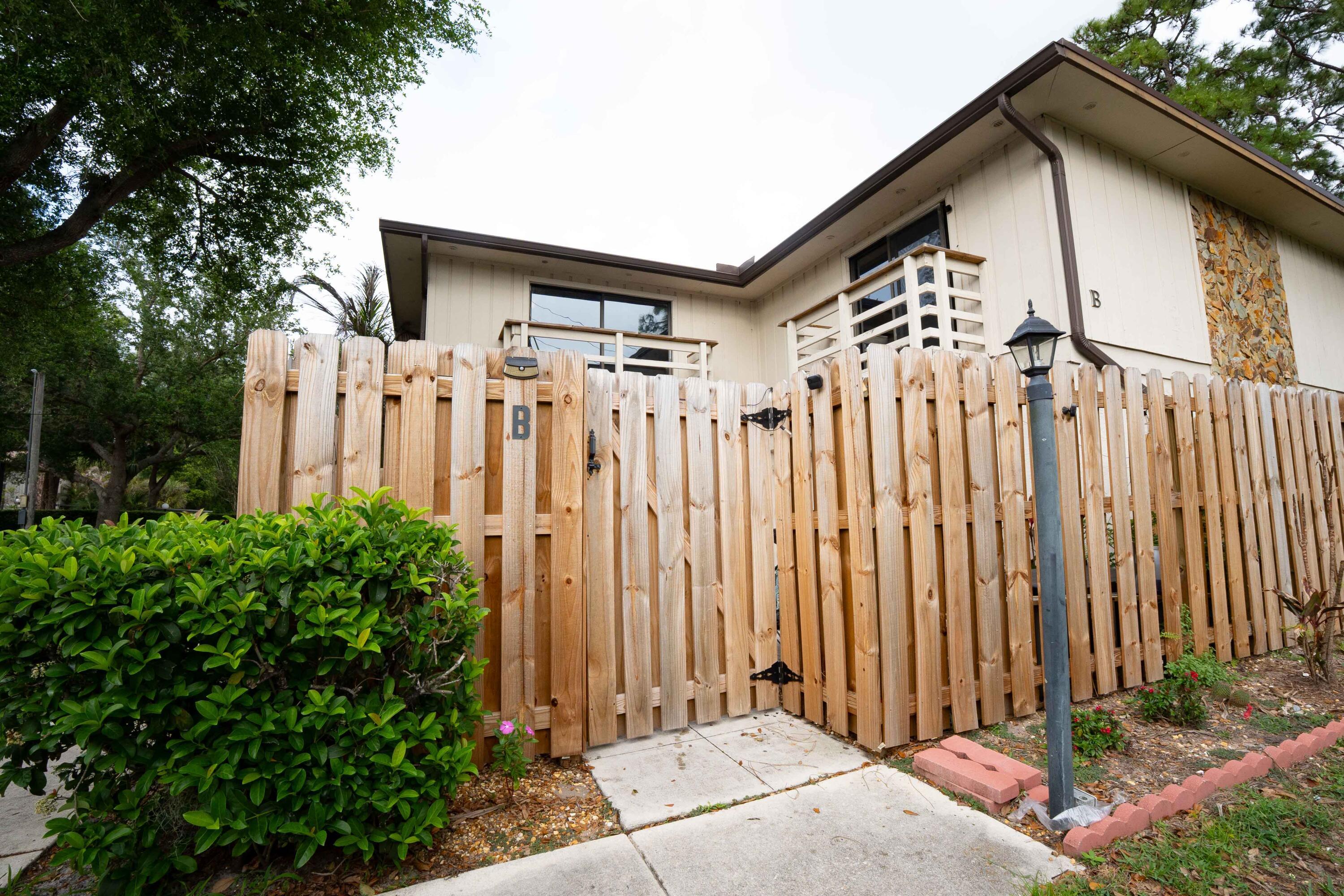 2811 Stoneway Lane B, Fort Pierce, FL 34982, Fort Pierce - Photo 2