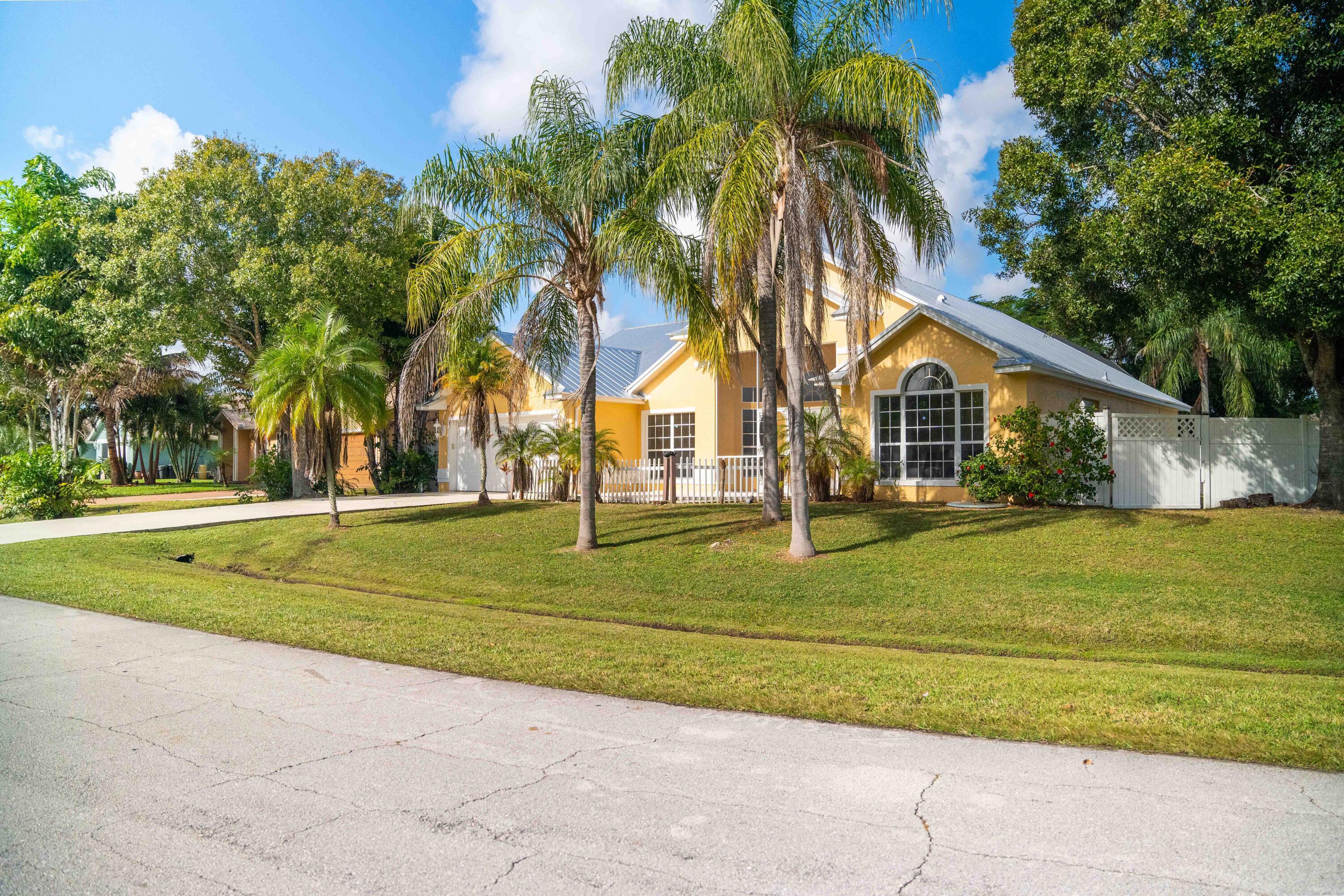 3502 SE Hyde Circle, Port St. Lucie, FL 34984, Port St. Lucie - Photo 2