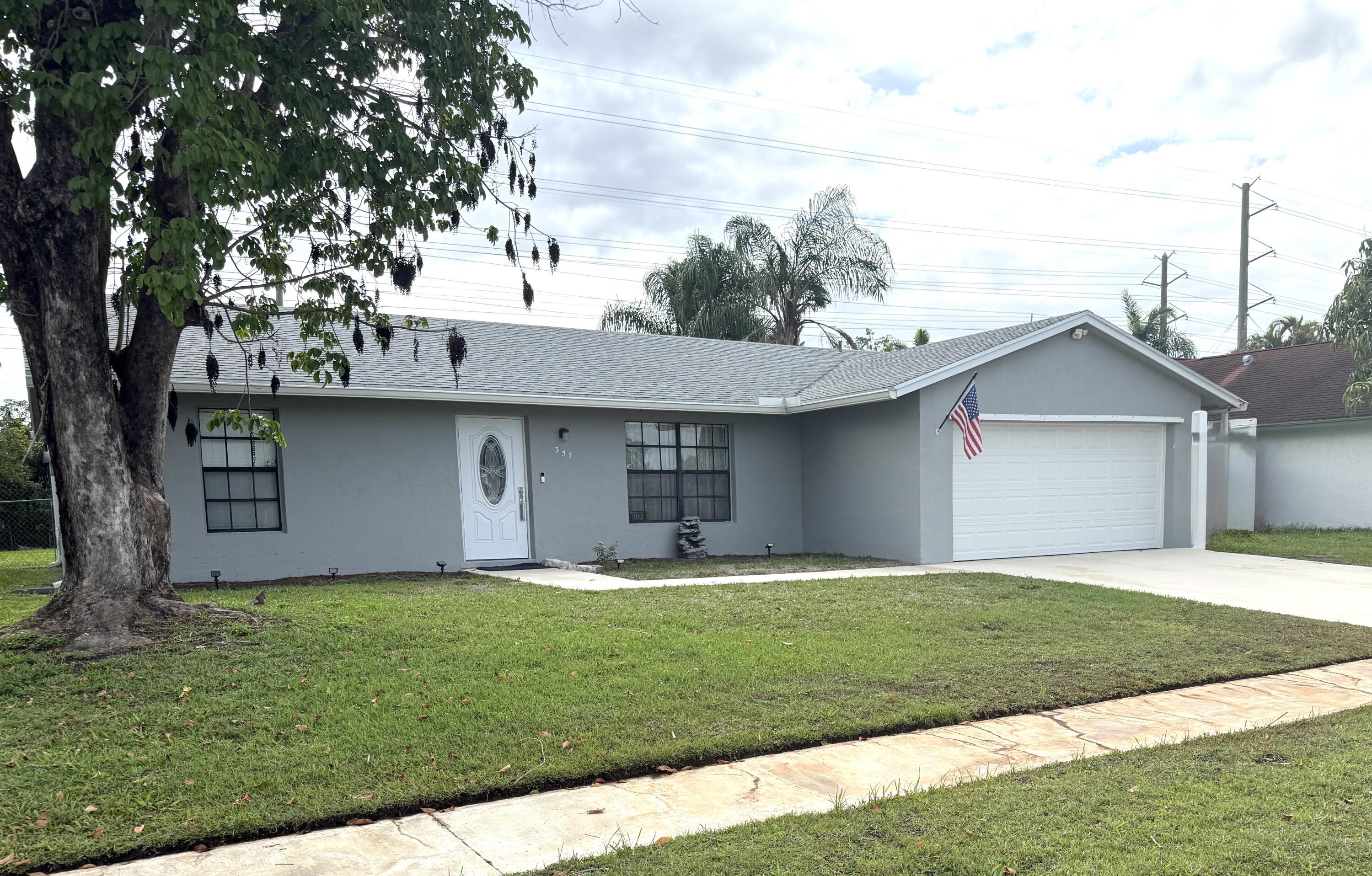 357 Las Palmas Street, Royal Palm Beach, FL 33411, Royal Palm Beach - Photo 2