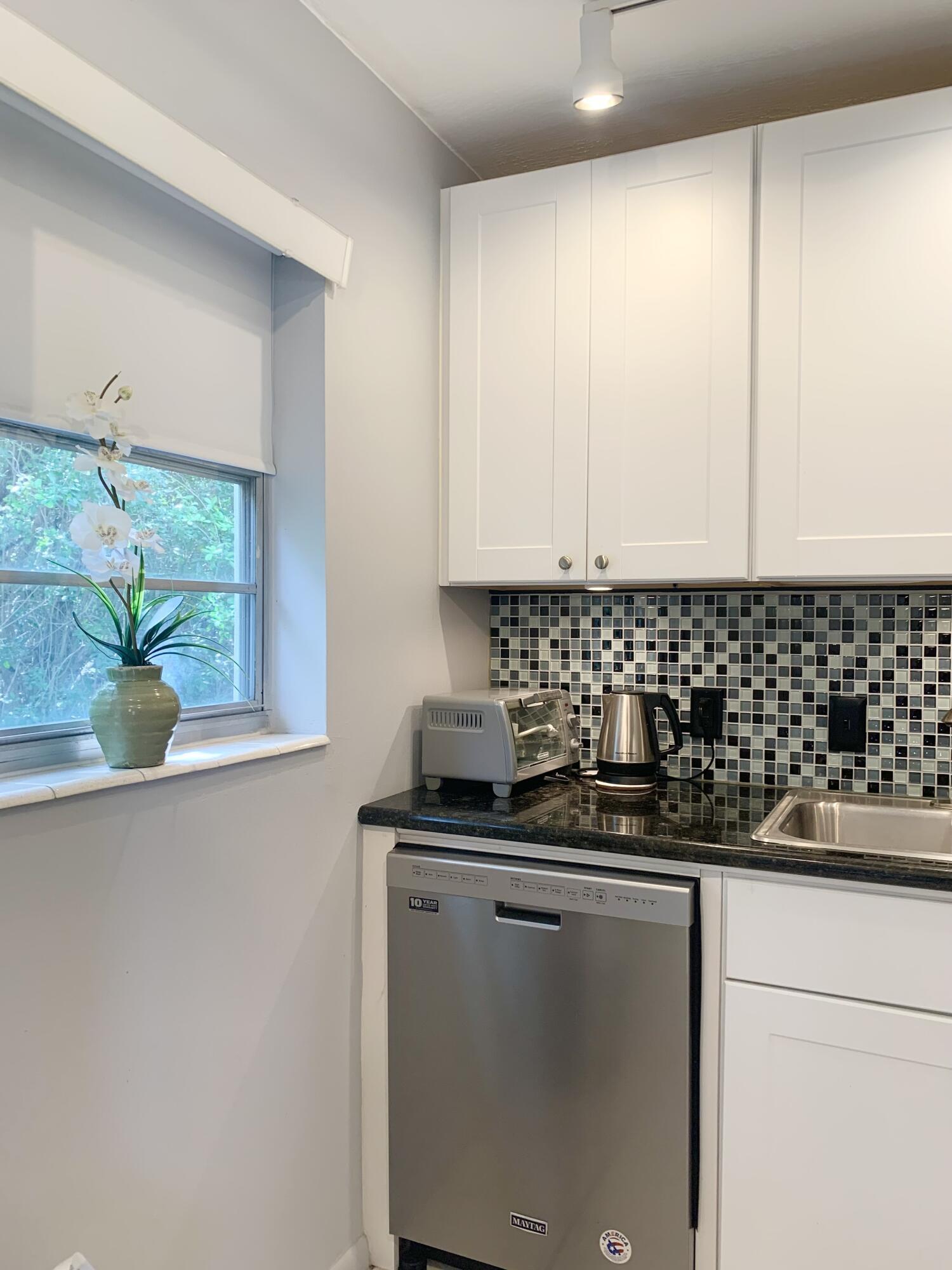 96 Hastings F, West Palm Beach, FL 33417, West Palm Beach - Photo 4
