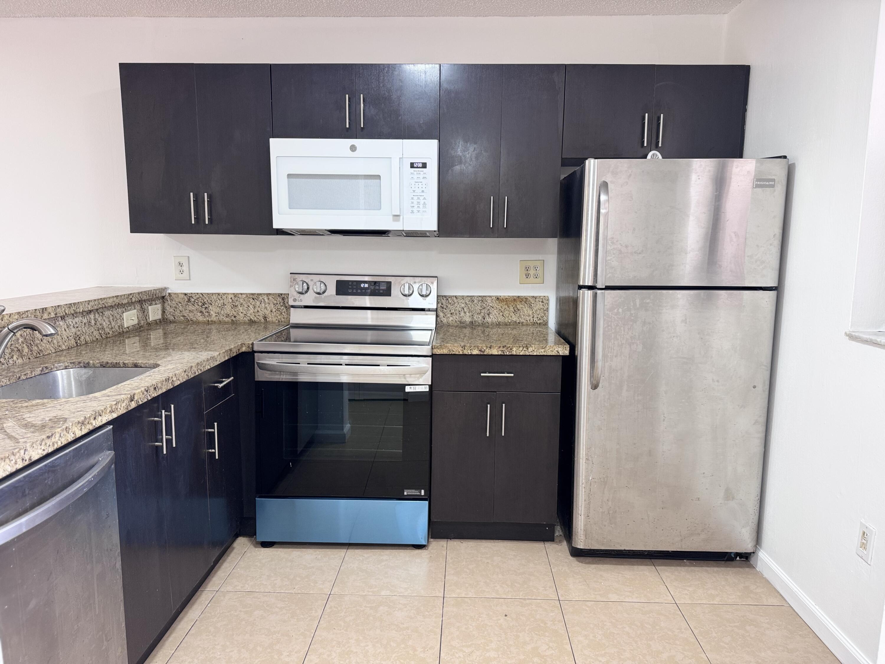 9968 Nob Hill Lane 9968, Sunrise, FL 33351, Sunrise - Photo 5