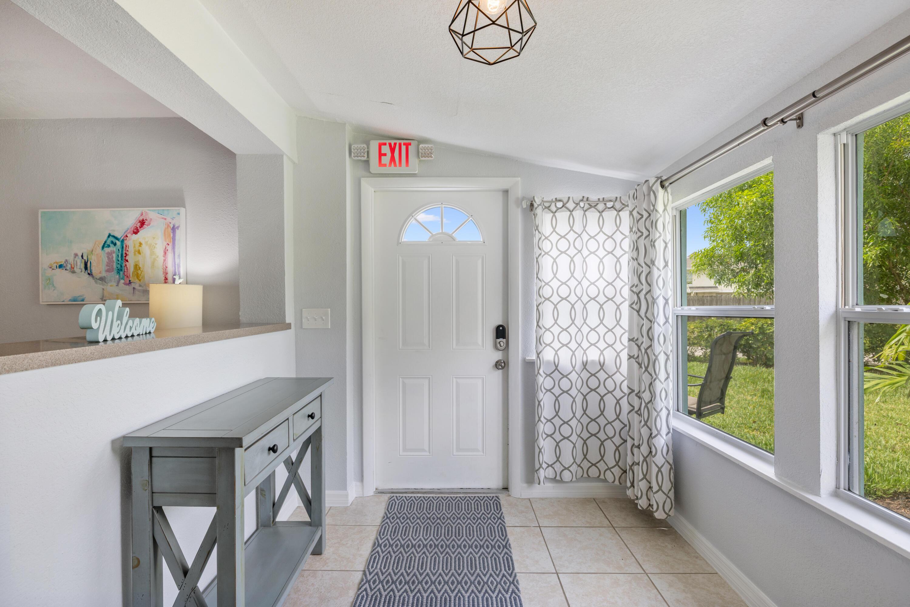 1310 4th Court, Vero Beach, FL 32960, Vero Beach - Photo 2