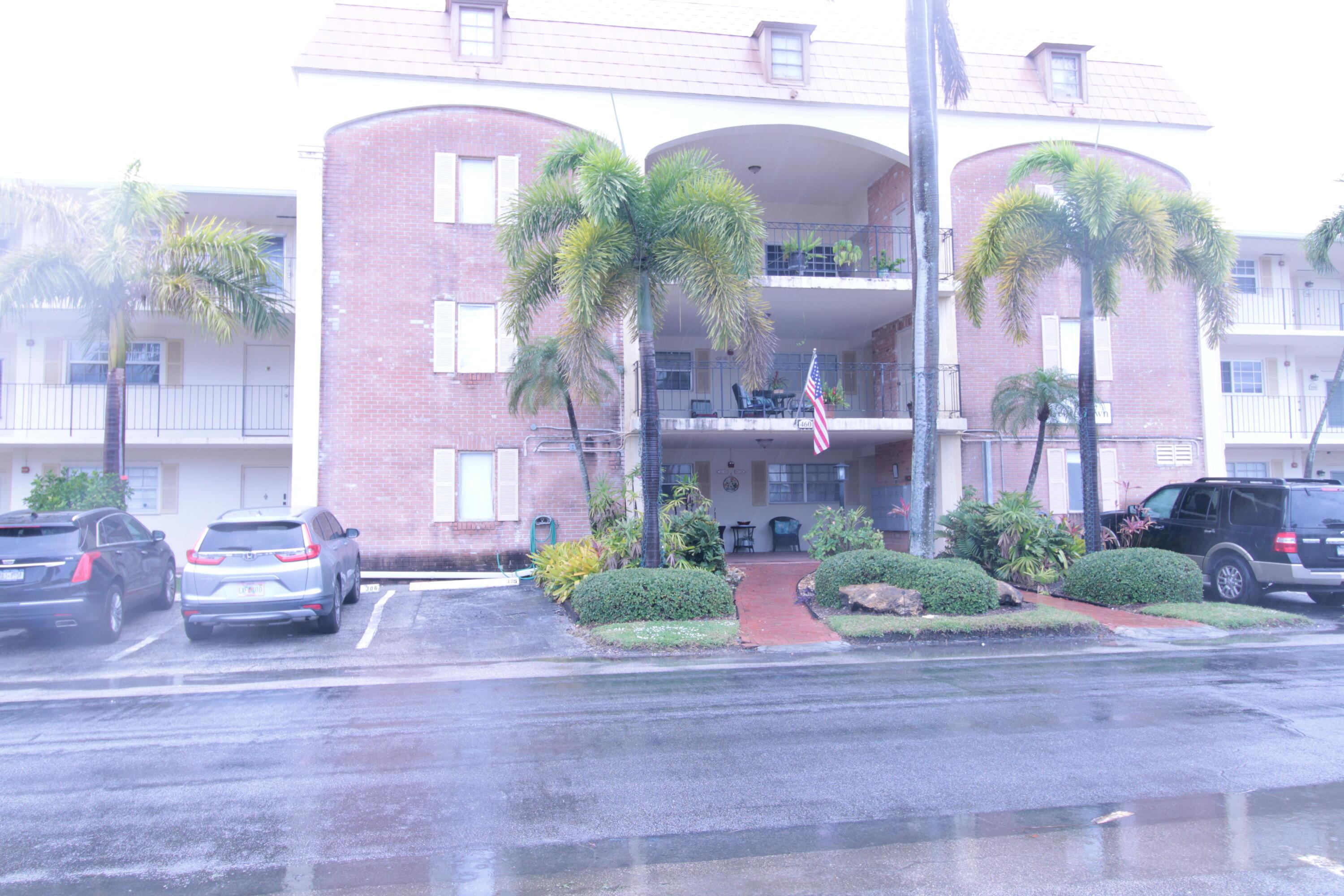 460 Paradise Isle Boulevard 203, Hallandale Beach, FL 33009, Hallandale Beach - Photo 2
