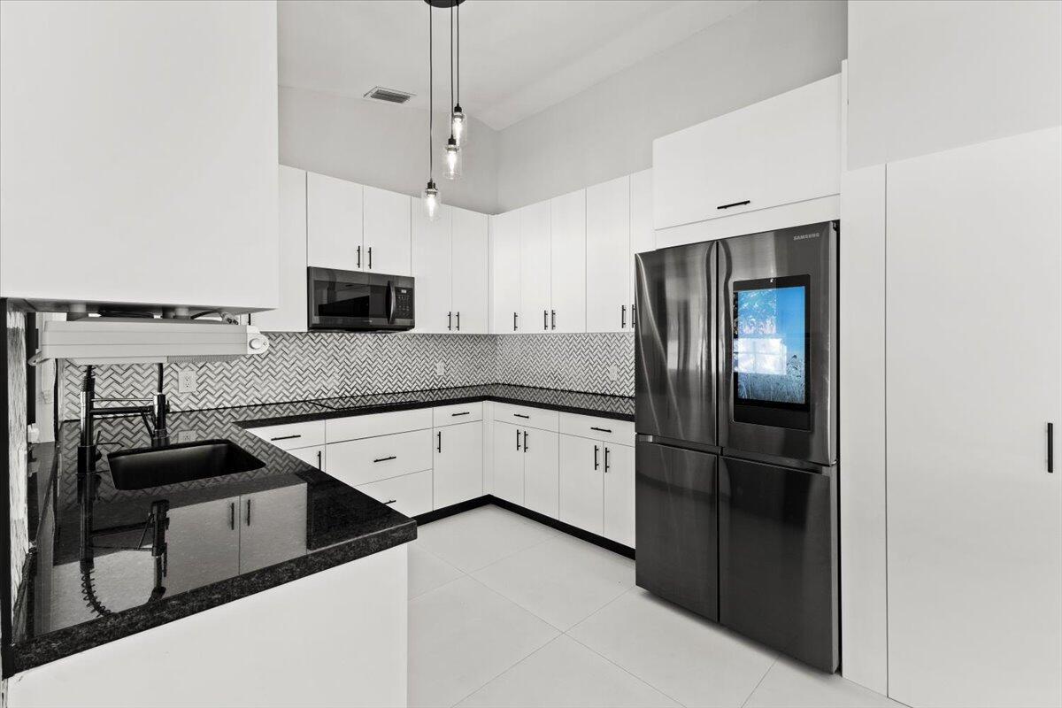 20221 NW 8th Street, Pembroke Pines, FL 33029, Pembroke Pines - Photo 3