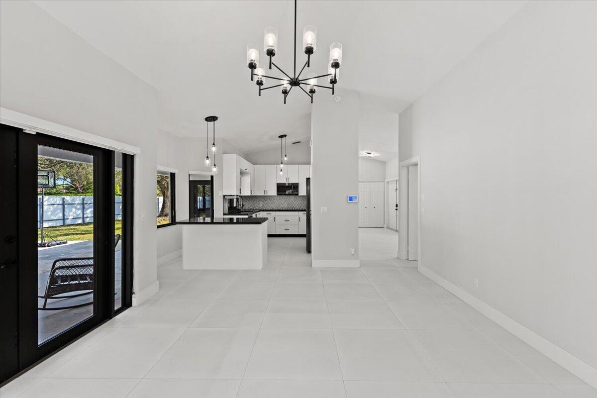 20221 NW 8th Street, Pembroke Pines, FL 33029, Pembroke Pines - Photo 4