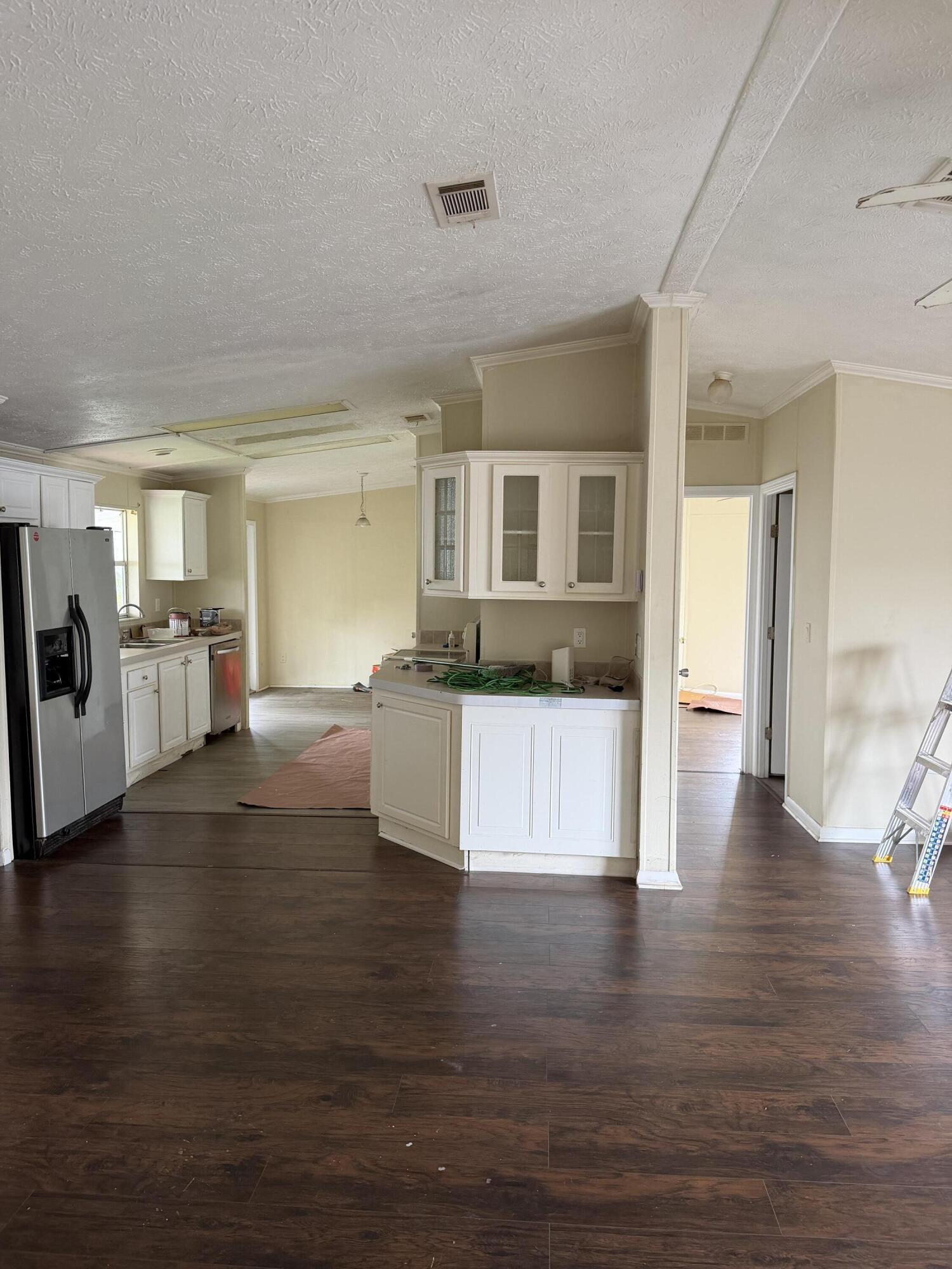 8557 SW 18th Street, Davie, FL 33324, Davie - Photo 4
