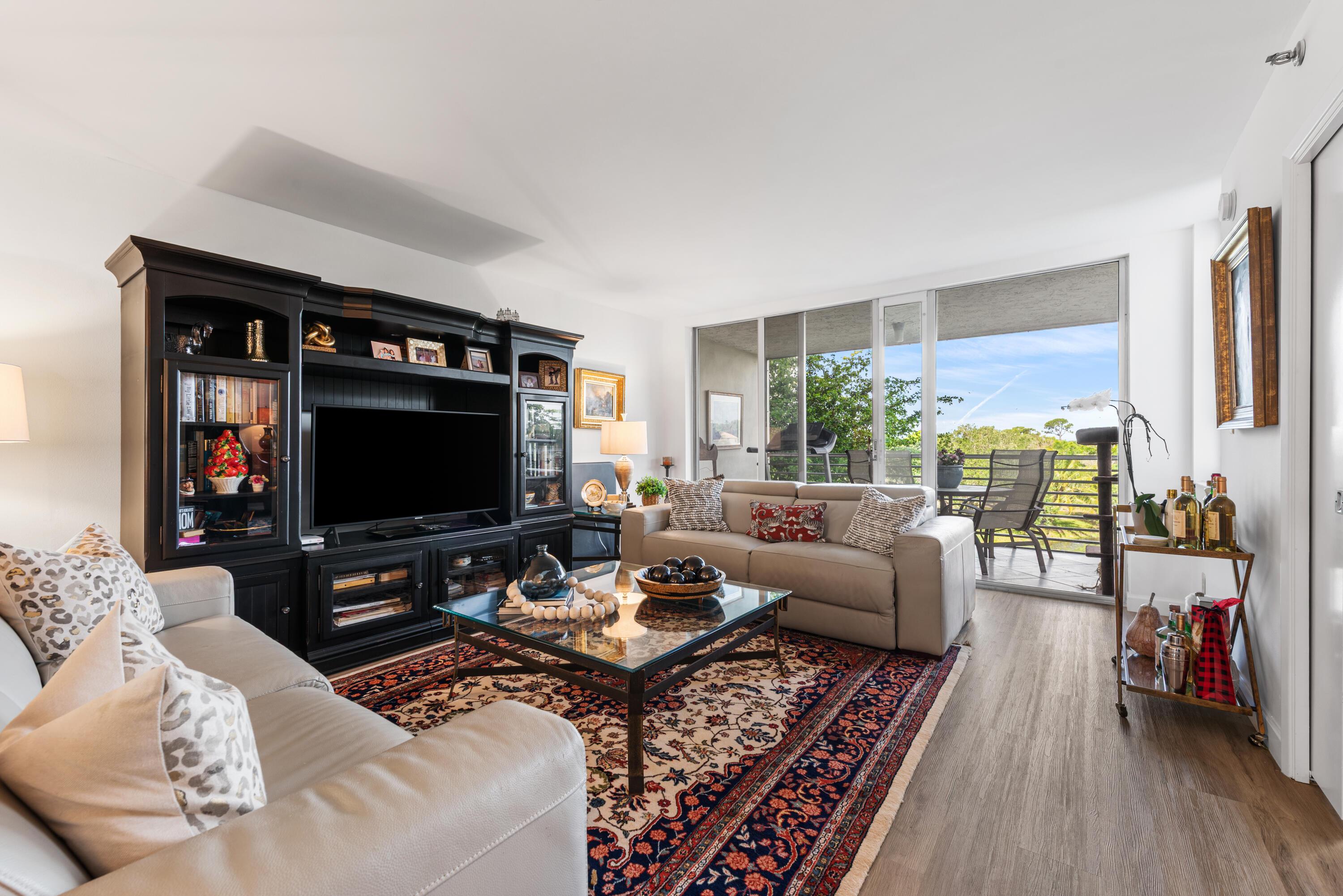 3499 Oaks Way 407, Pompano Beach, FL 33069, Pompano Beach - Photo 4