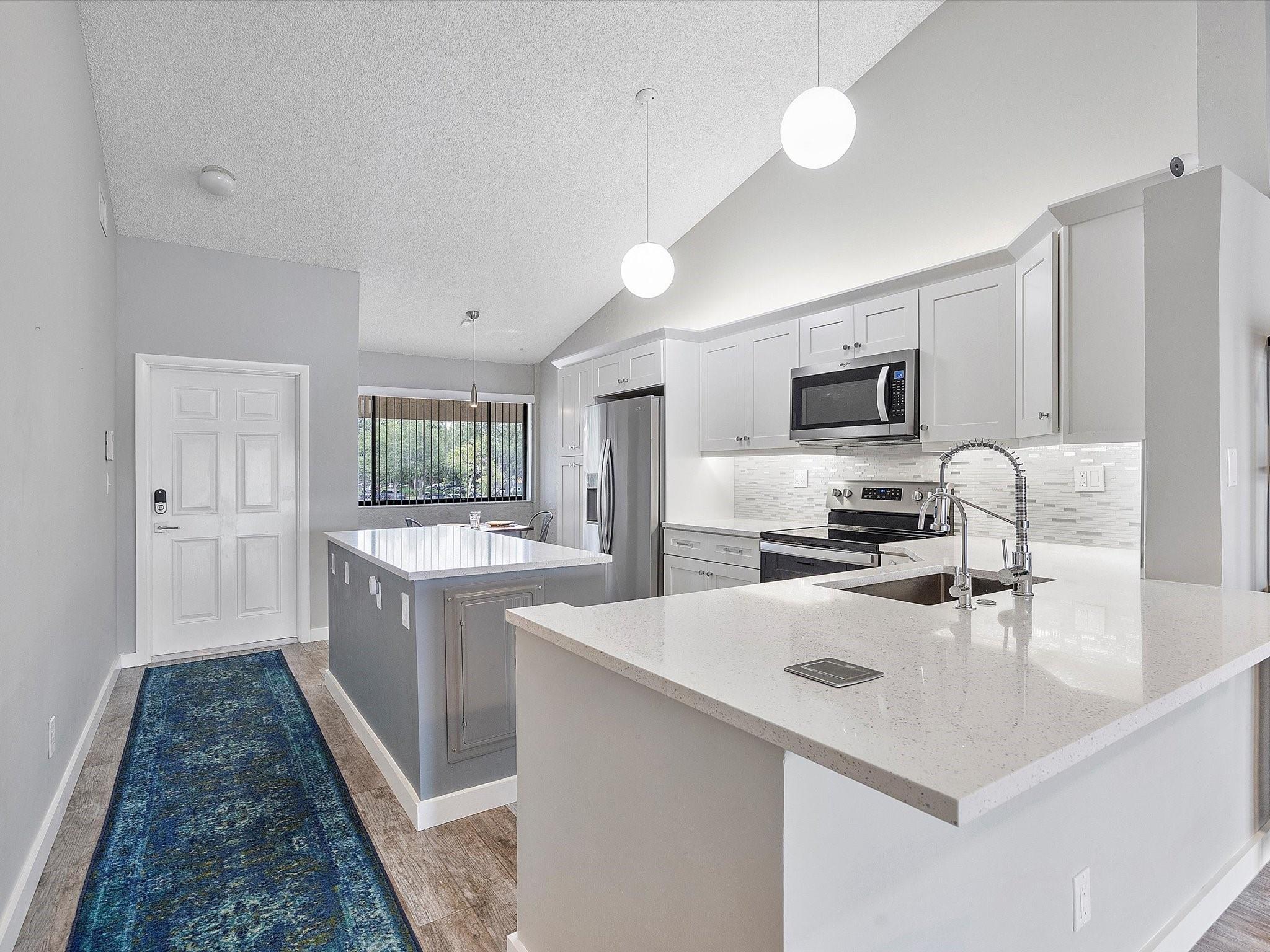 3200 NW 46th Street 203, Oakland Park, FL 33309, Oakland Park - Photo 2