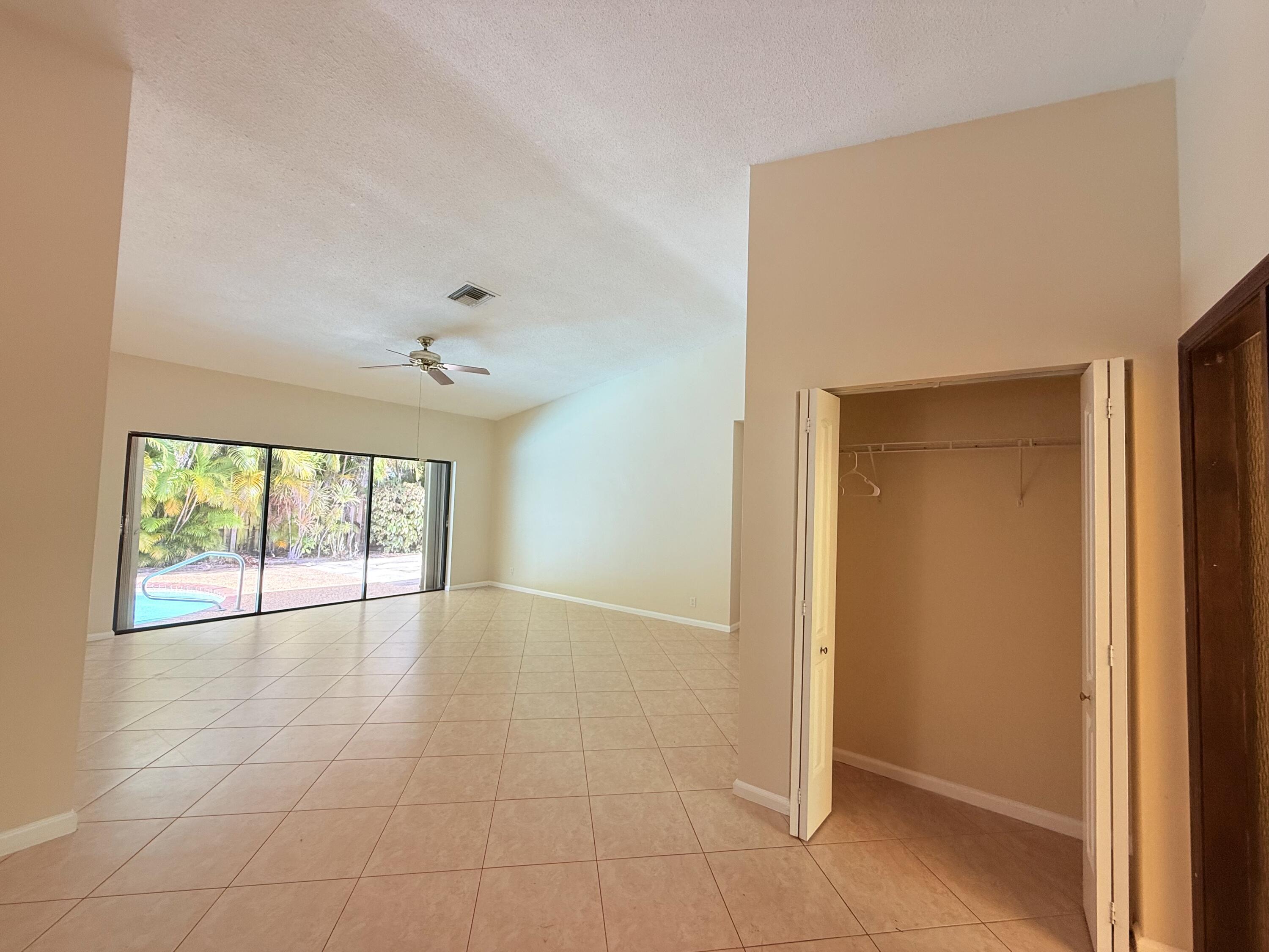 71 Laredo Lane, Boca Raton, FL 33487, Boca Raton - Photo 4