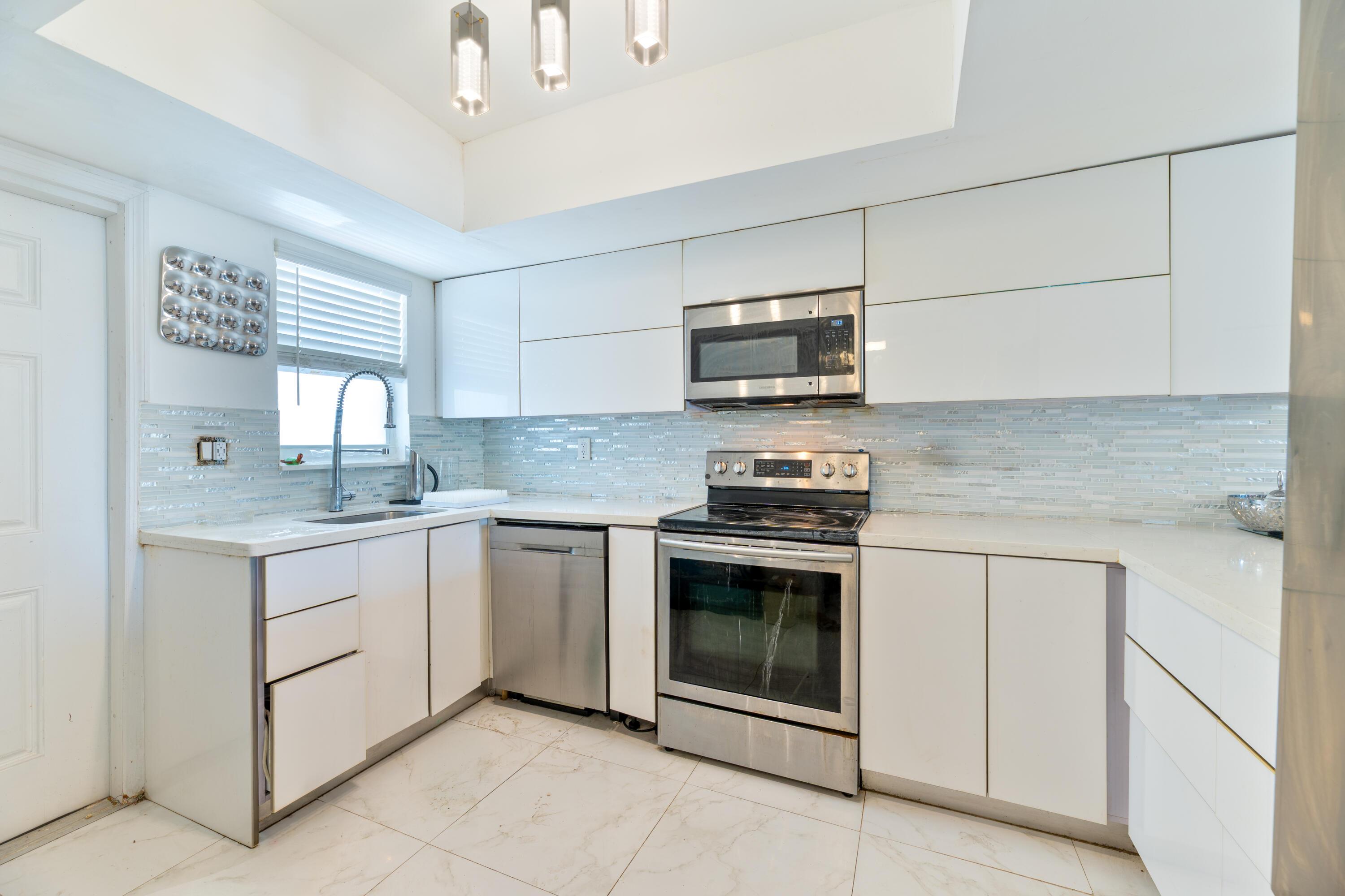 2841 NE 33rd Court 303, Fort Lauderdale, FL 33306, Fort Lauderdale