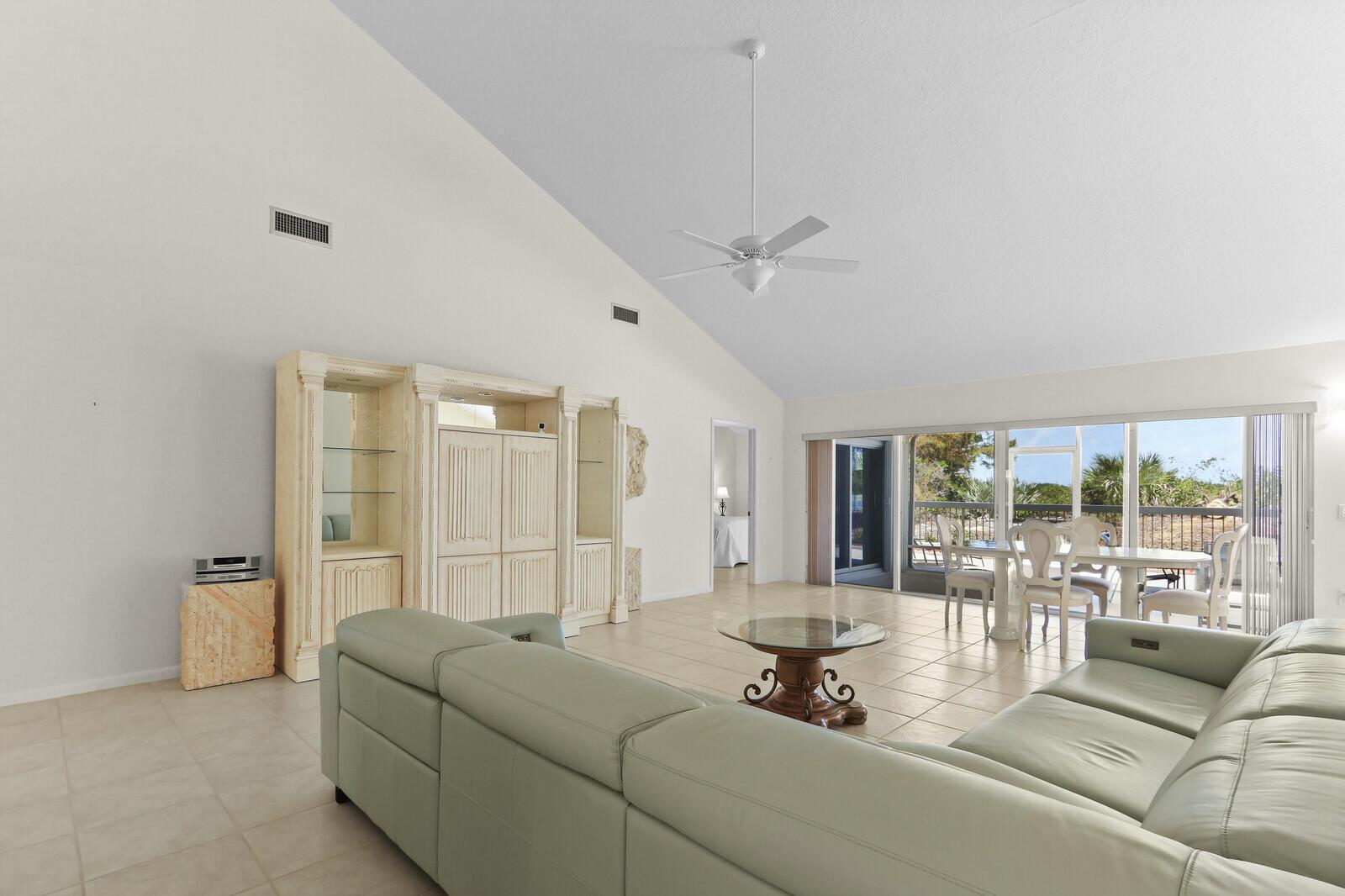 327 Ridge Road, Jupiter, FL 33477, Jupiter - Photo 2