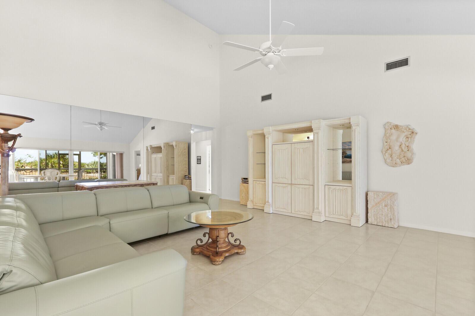 327 Ridge Road, Jupiter, FL 33477, Jupiter - Photo 5