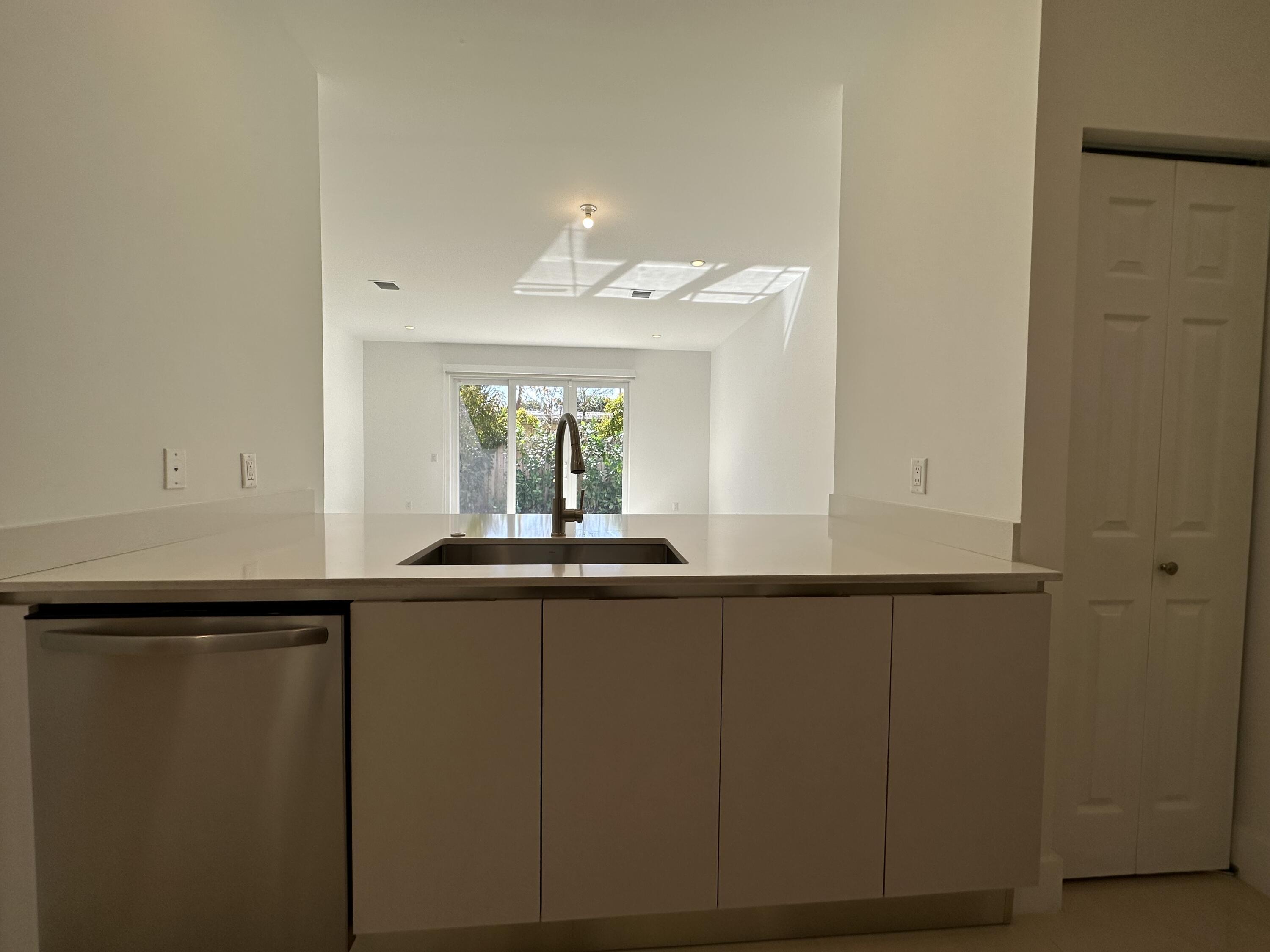 815 NE 17th Avenue 2, Fort Lauderdale, FL 33304, Fort Lauderdale - Photo 5