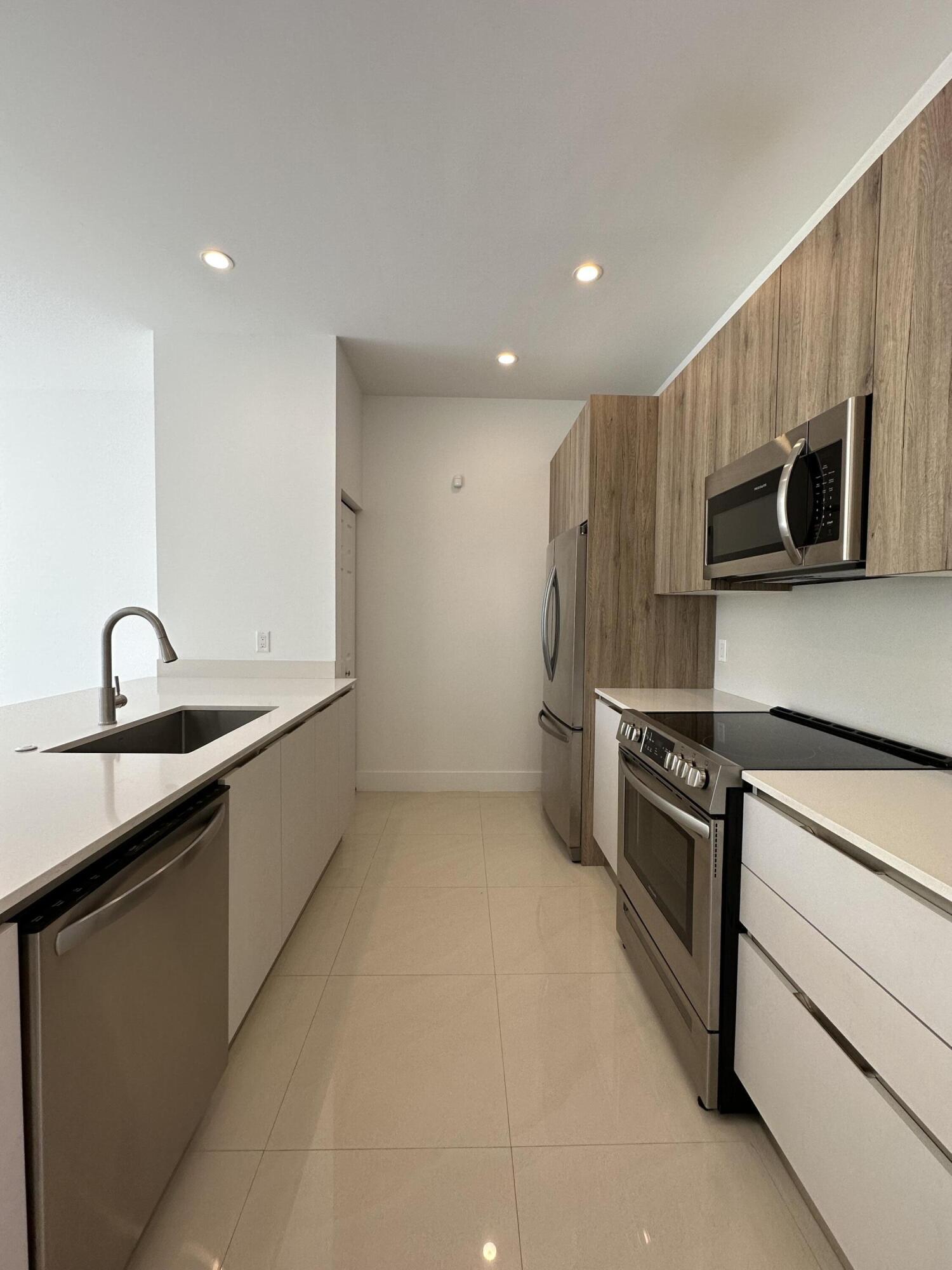815 NE 17th Avenue 2, Fort Lauderdale, FL 33304, Fort Lauderdale - Photo 3