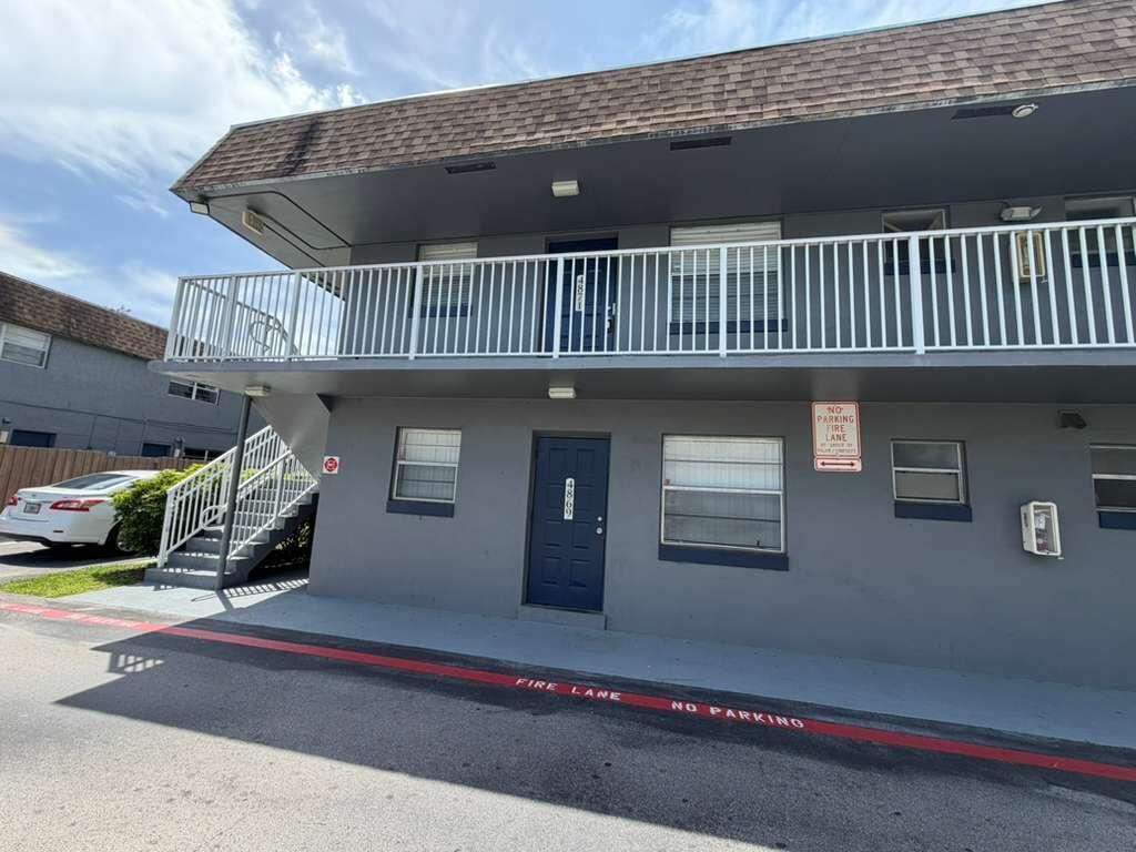 4869 NW 9th Drive 4869, Plantation, FL 33317, Plantation - Photo 3