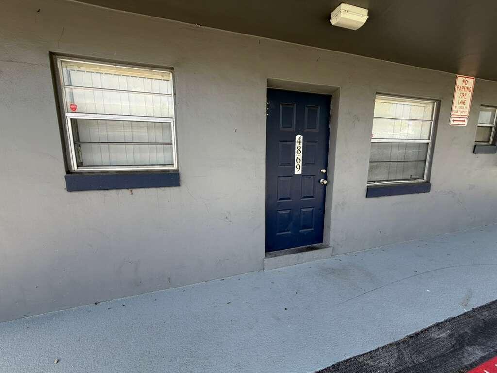 4869 NW 9th Drive 4869, Plantation, FL 33317, Plantation - Photo 4