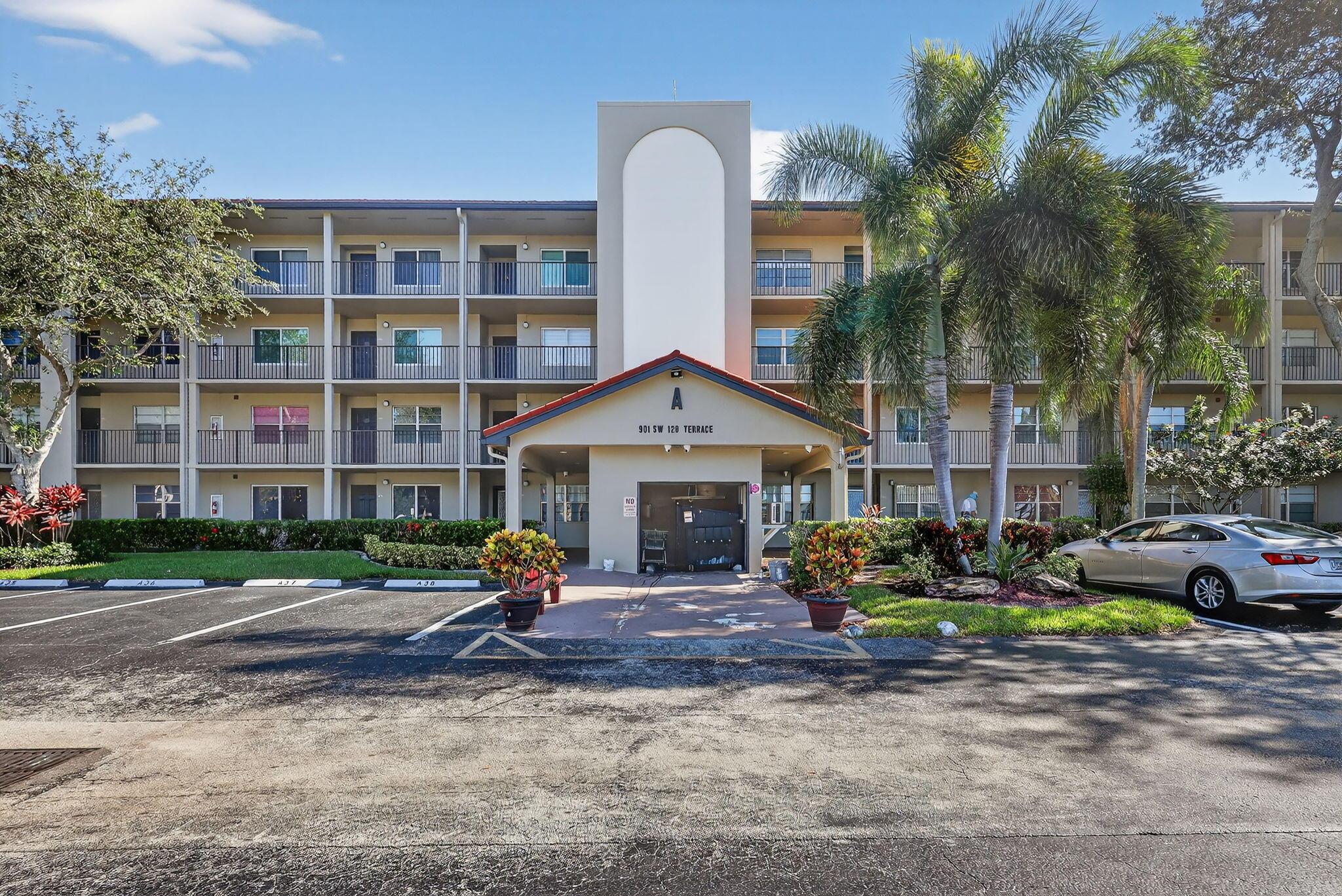 901 SW 128th Terrace 211a, Pembroke Pines, FL 33027, Pembroke Pines - Photo 2