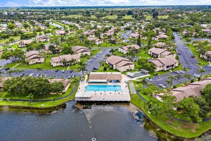 441 Pine Glen Lane D-2, Greenacres, FL 33463, Greenacres - Photo 2