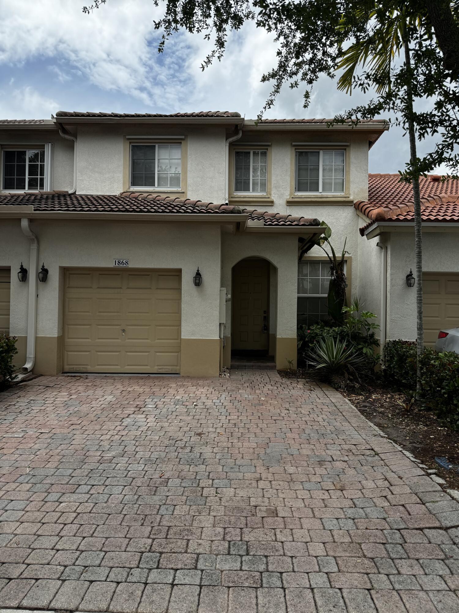 1868 NW 79th Way, Pembroke Pines, FL 33024, Pembroke Pines - Photo 2