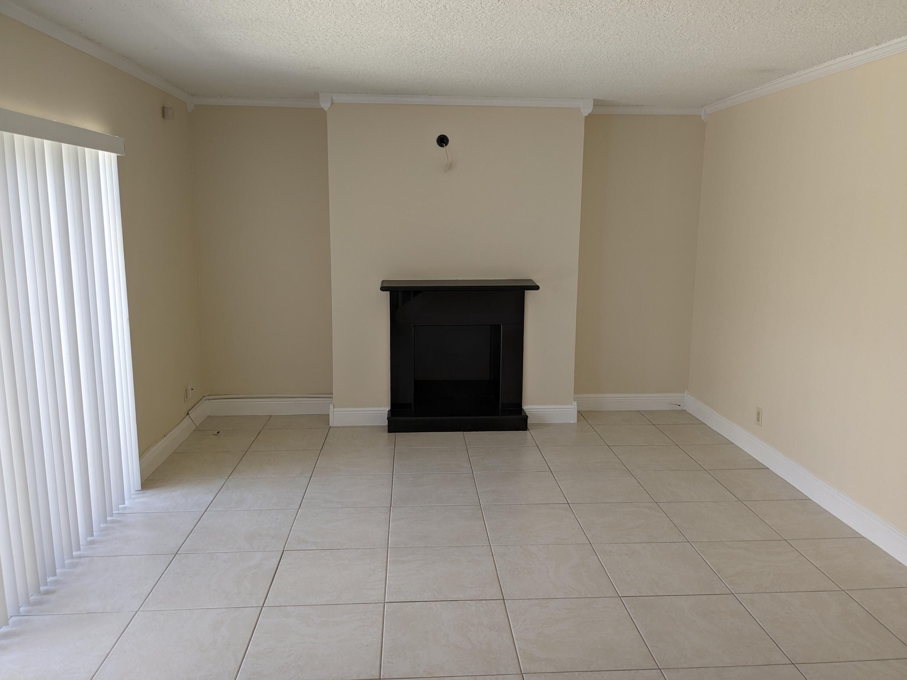 1674 Forest Lakes Circle C, West Palm Beach, FL 33406, West Palm Beach - Photo 3