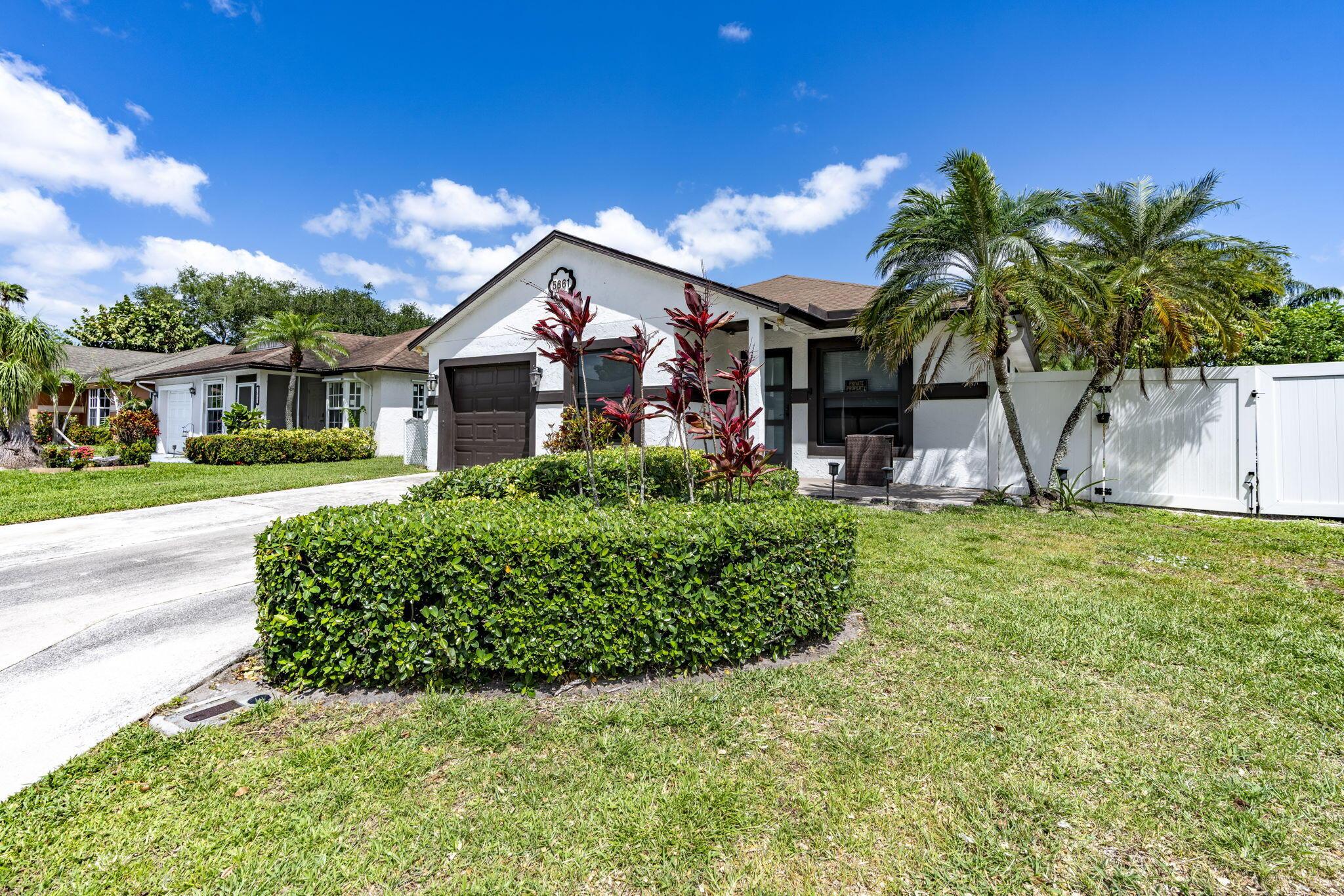 5661 Boynton Bay Circle, Boynton Beach, FL 33437, Boynton Beach - Photo 3