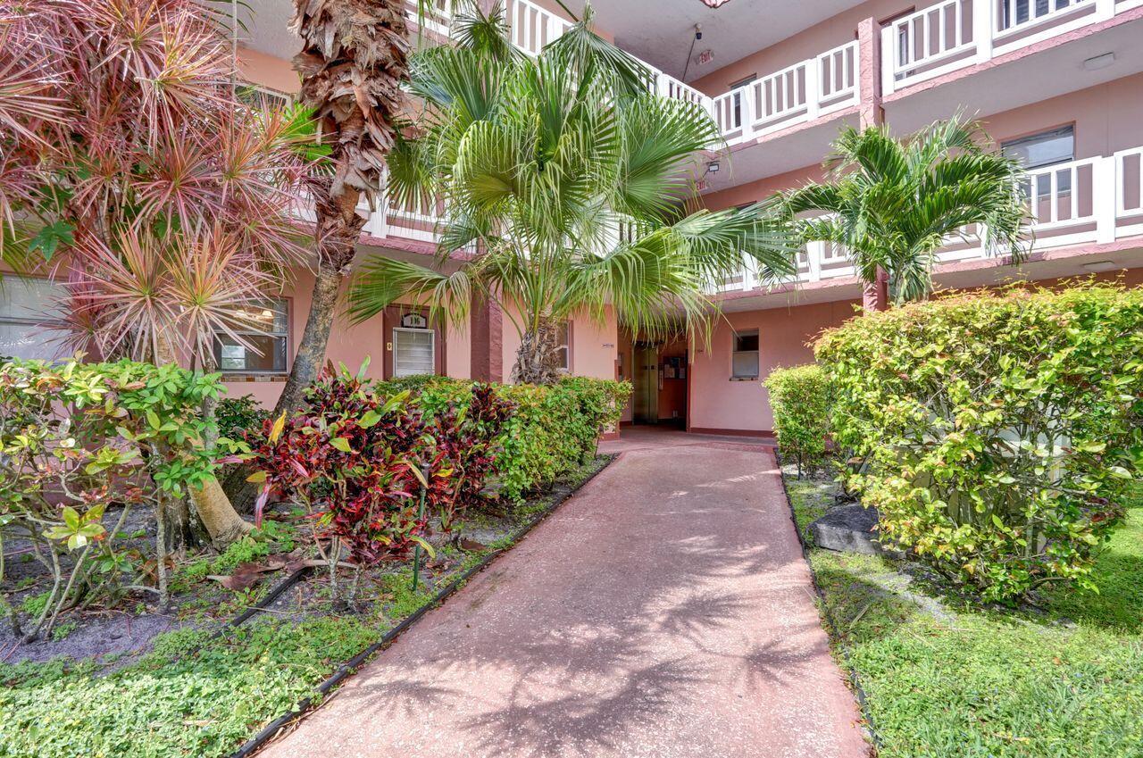 9460 Sunrise Lakes Boulevard 106, Sunrise, FL 33322, Sunrise