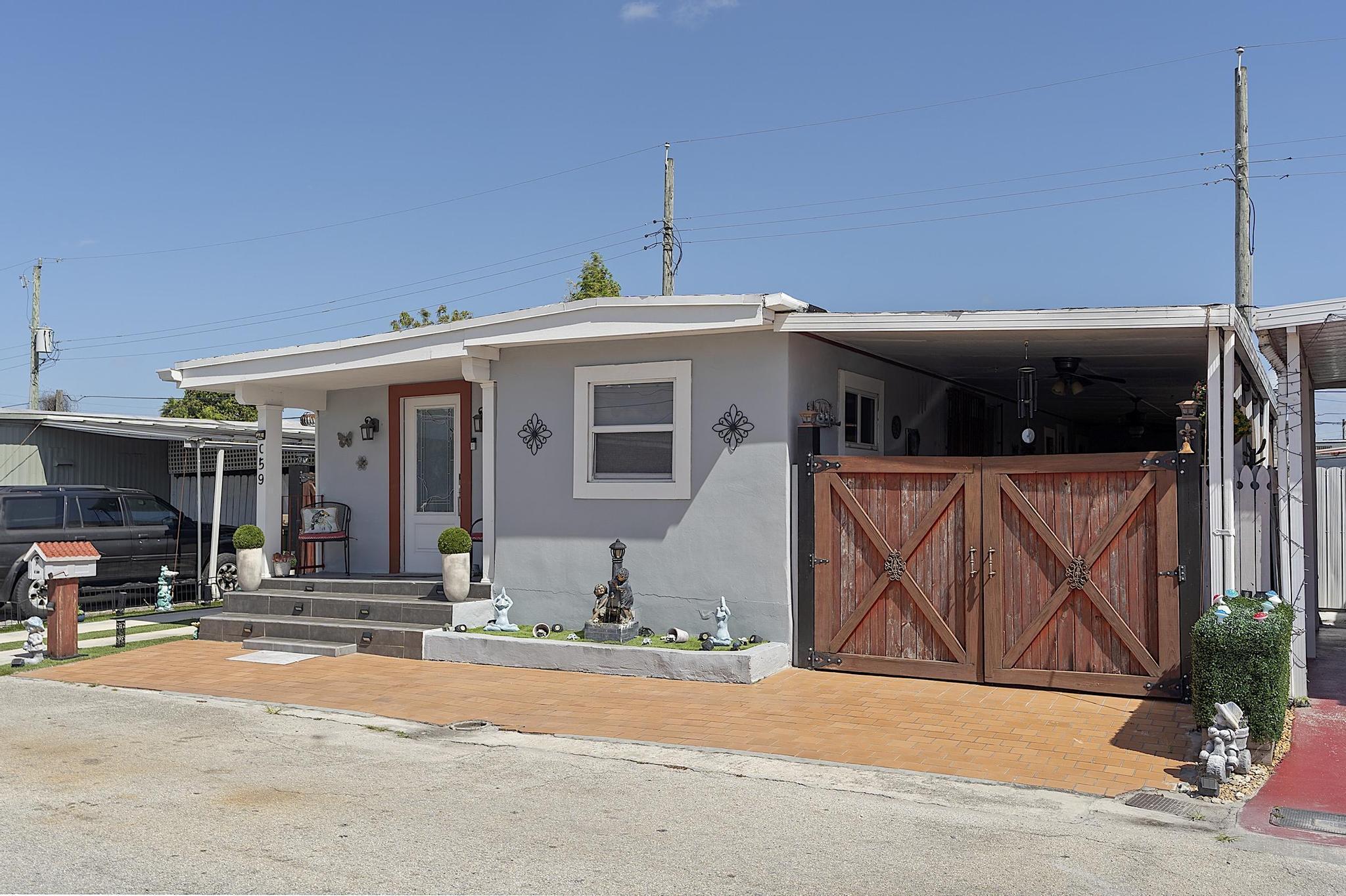 3205 W 16th Avenue, Hialeah, FL 33012, Hialeah - Photo 3