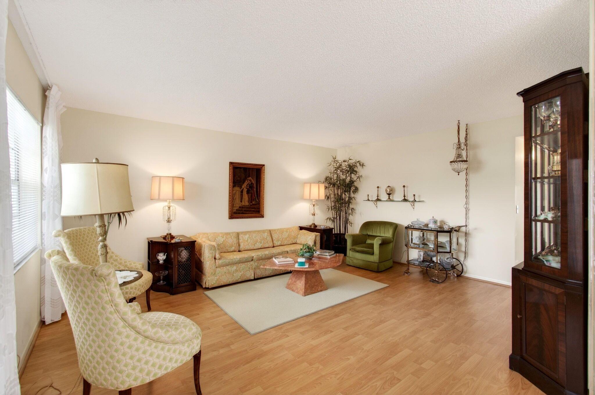 349 Capri H, Delray Beach, FL 33484, Delray Beach - Photo 3