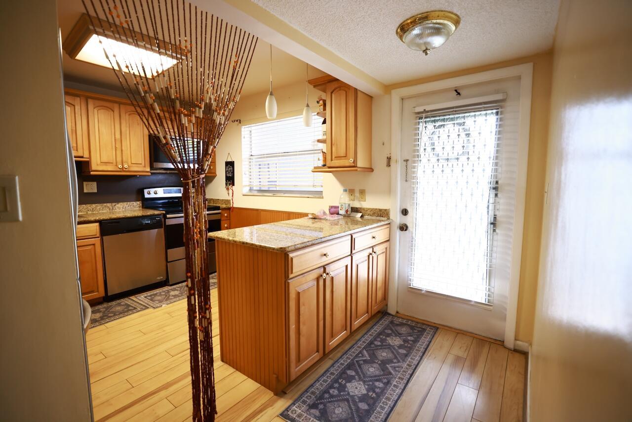 6570 Royal Palm Boulevard 106j, Margate, FL 33063, Margate - Photo 3