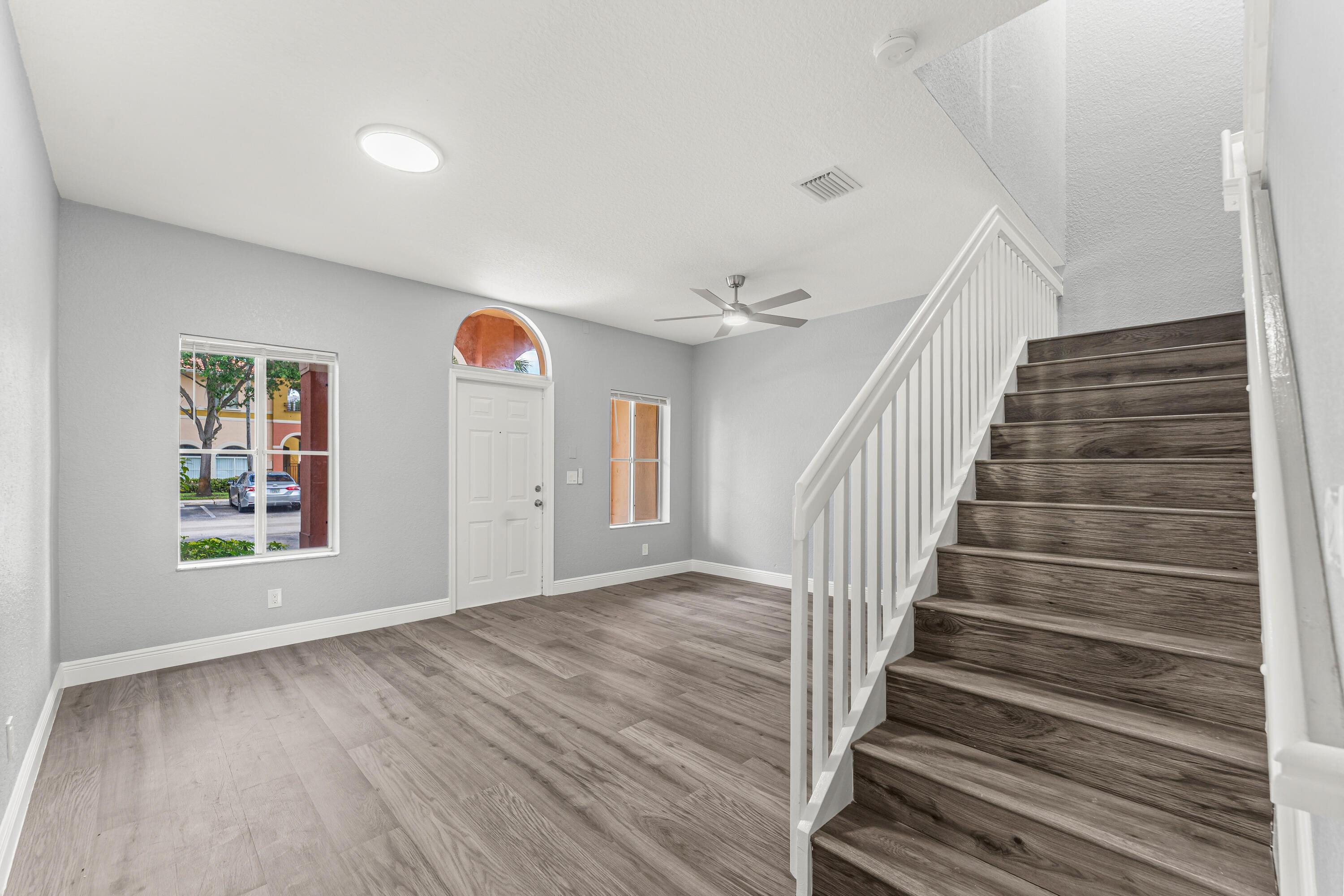 205 S Santa Catalina Circle 205, North Lauderdale, FL 33068, North Lauderdale - Photo 3